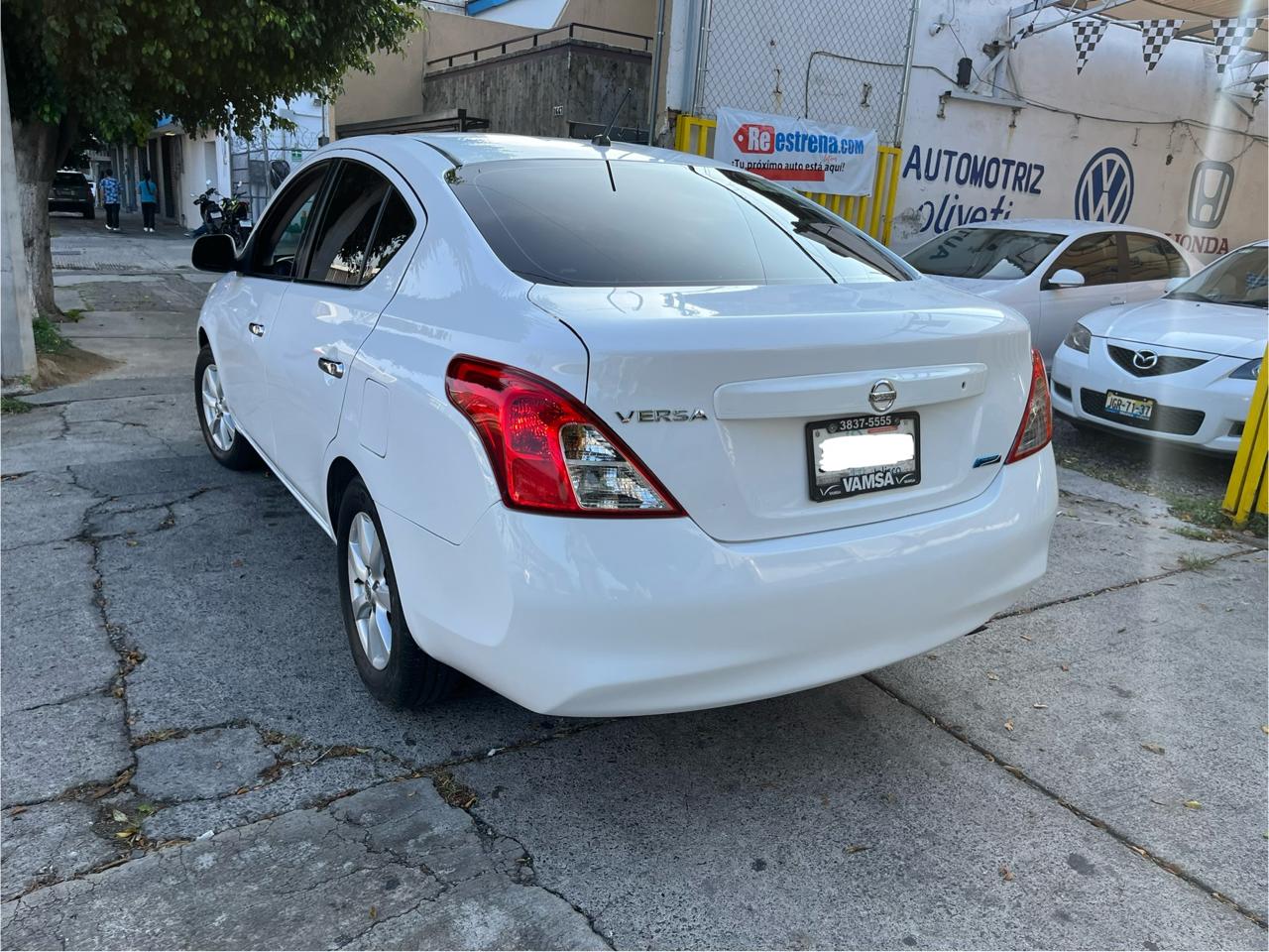 Nissan Versa 2012 Advance Automático Blanco