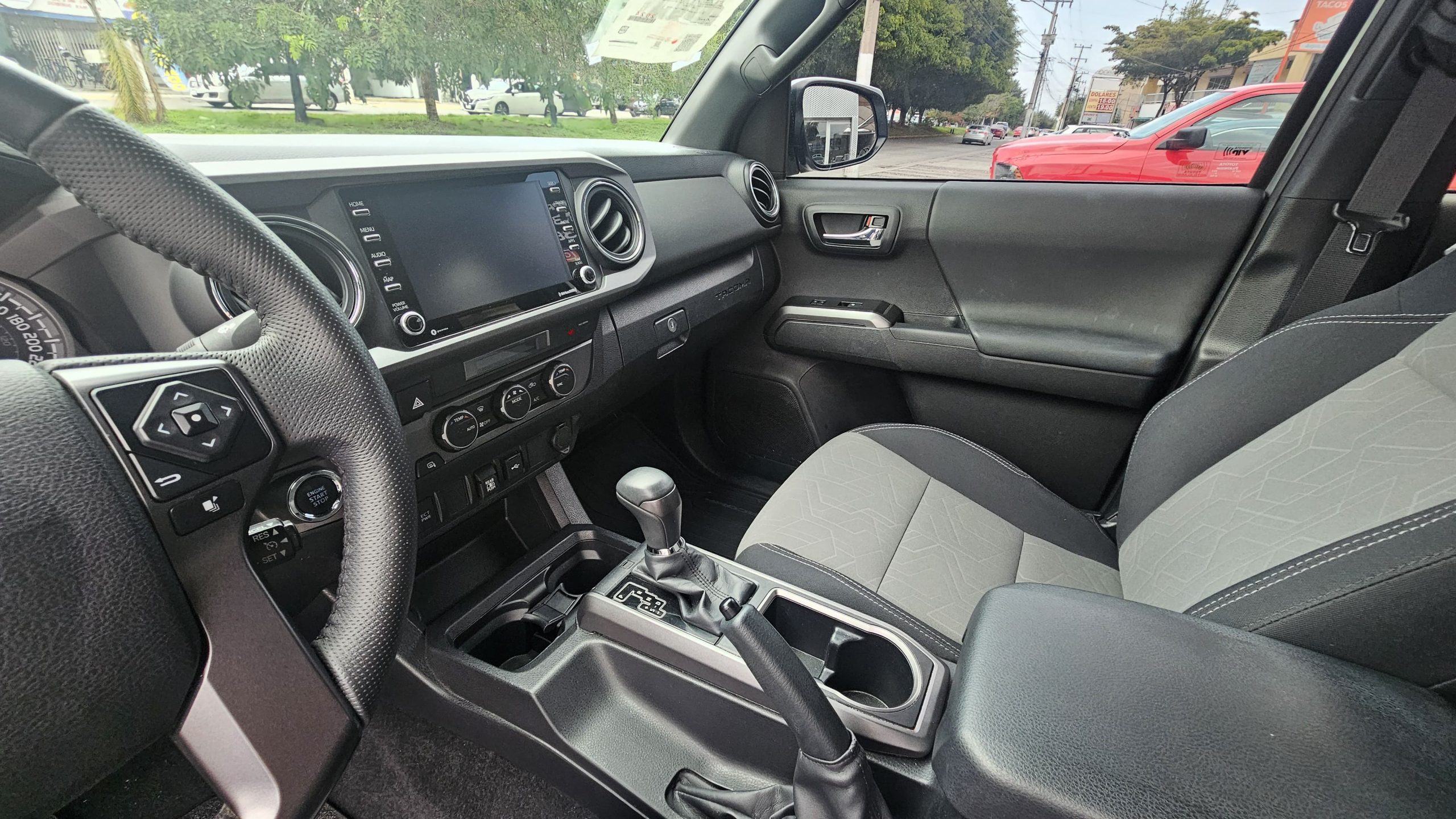 Toyota Tacoma 2022 TRD Sport 4X2 Automático Rojo