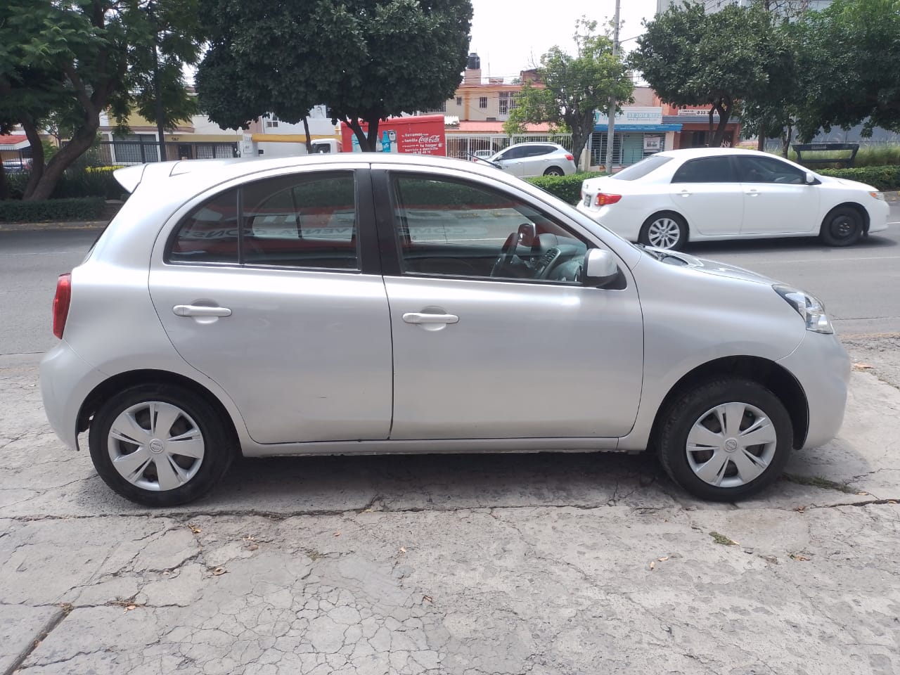 Nissan March 2018 SENCE Automático Plata