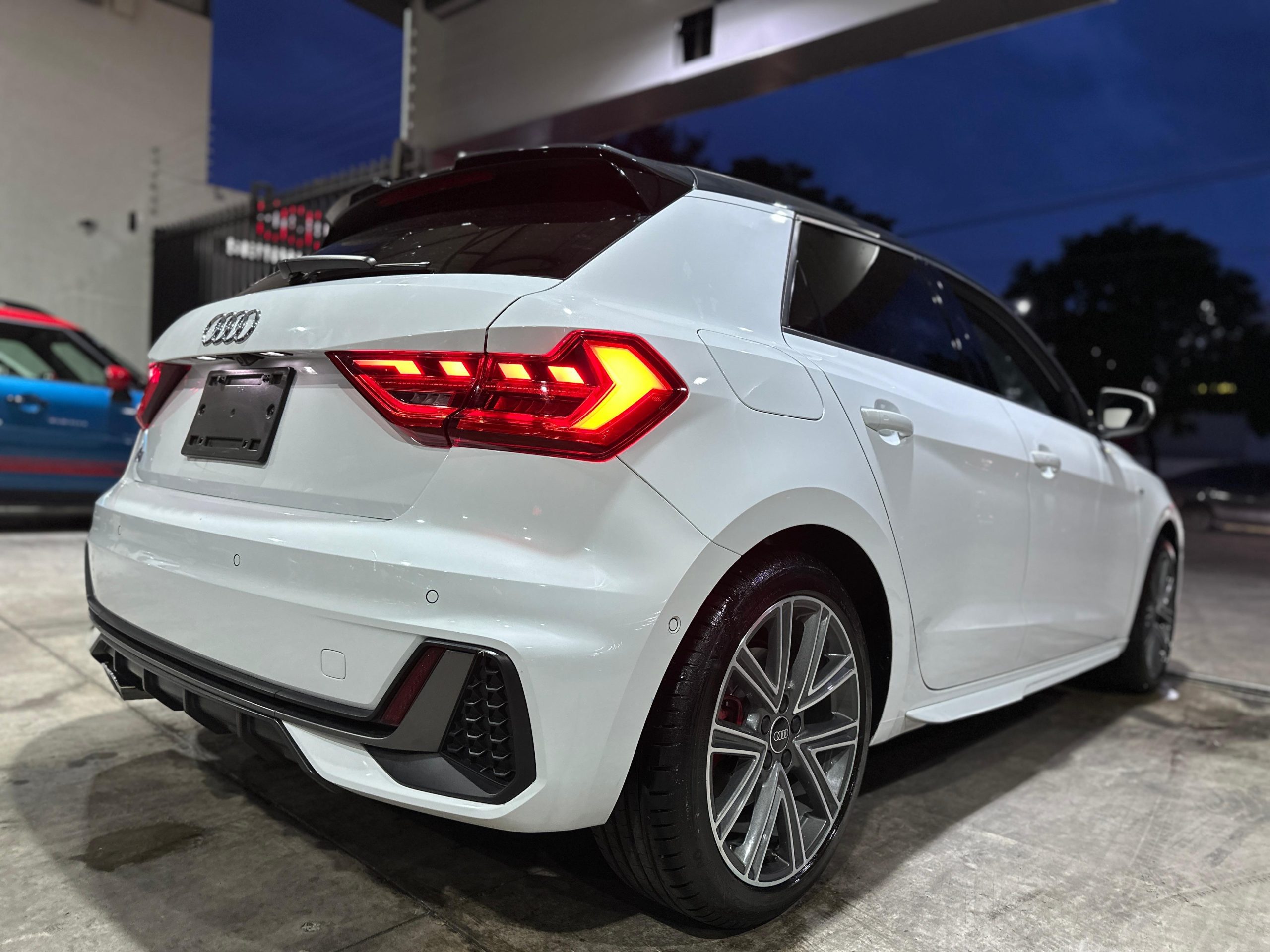 Audi A1 2022 613000 Automático Blanco