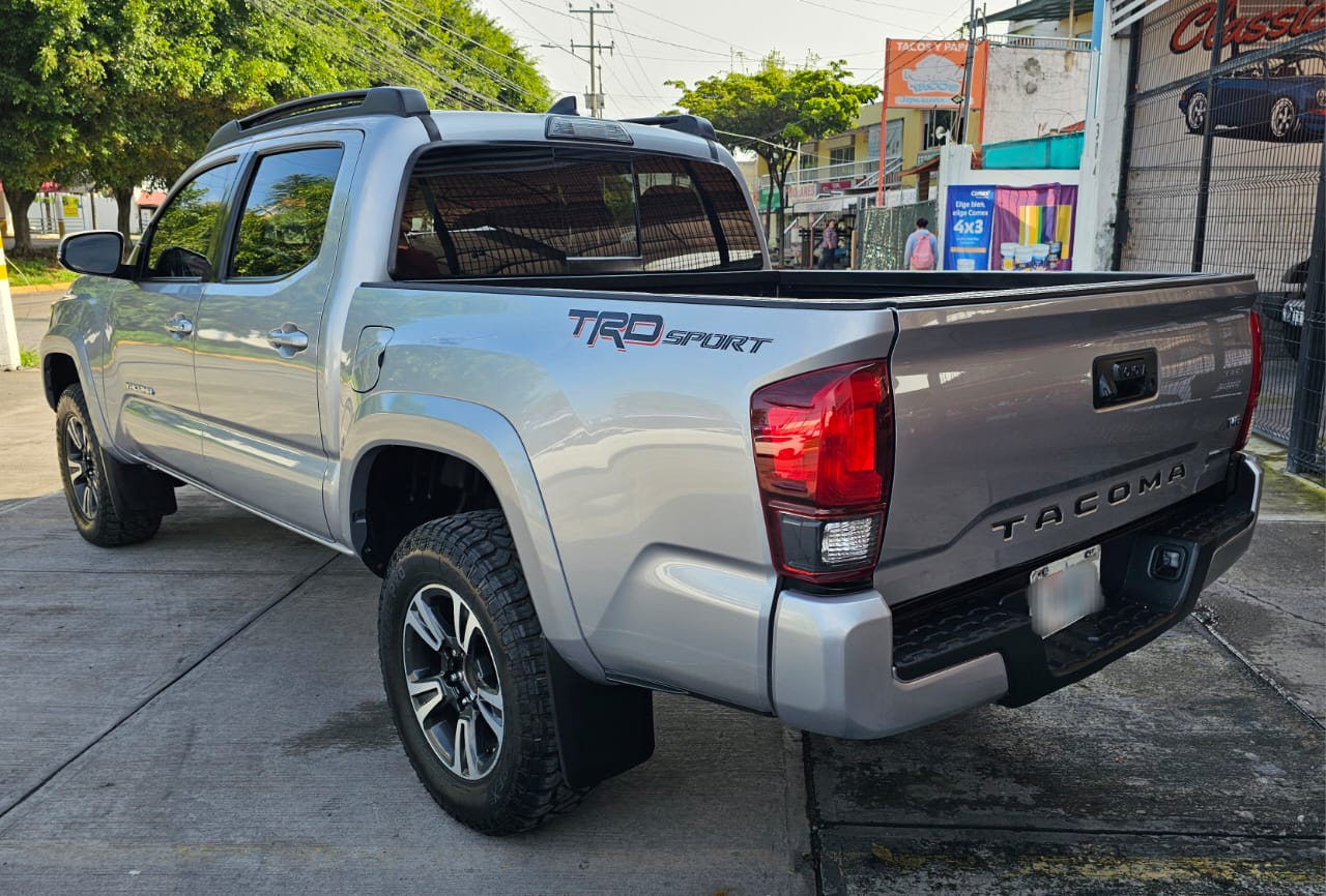 Toyota Tacoma 2018 TRD Sport 4x2 Automático Gris