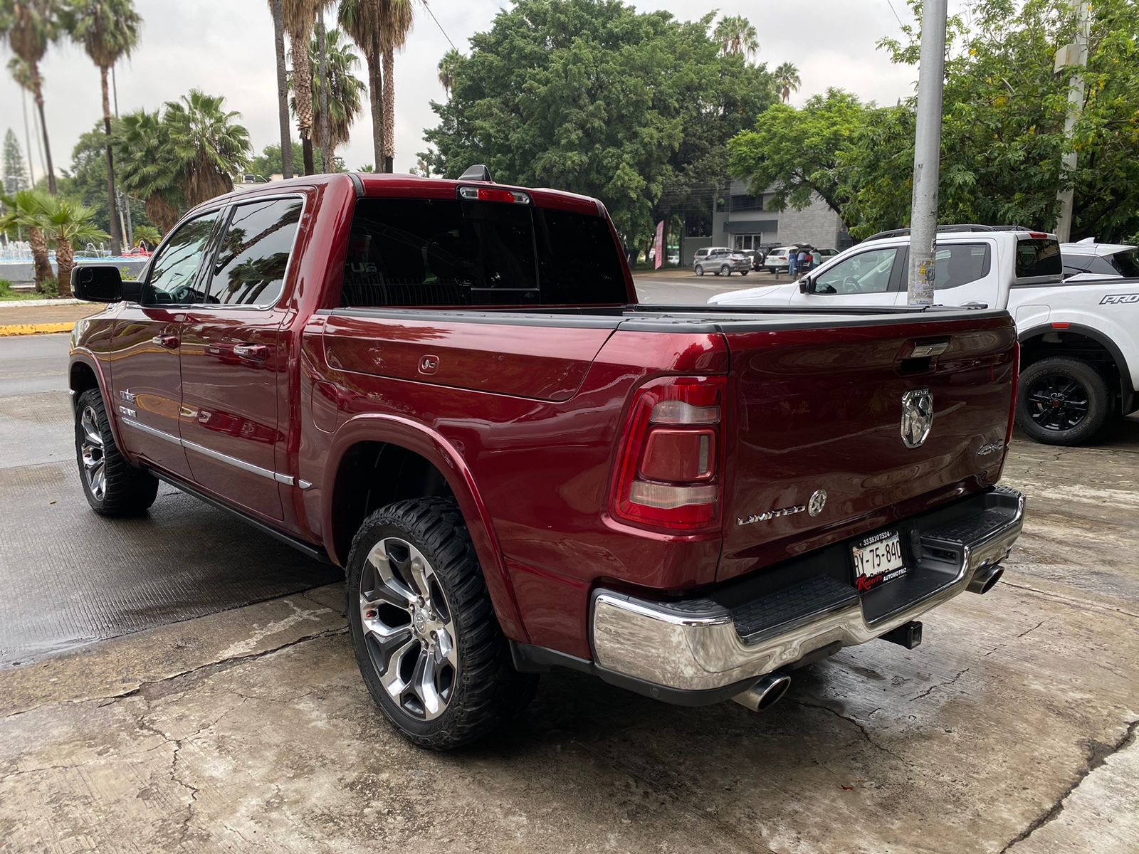 RAM 1500 2019 LIMITED Automático Rojo