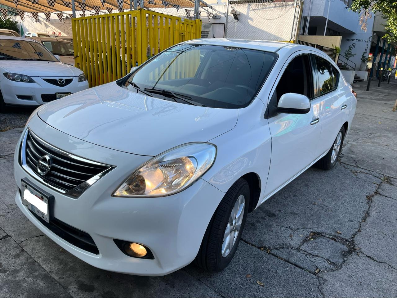 Nissan Versa 2012 Advance Automático Blanco
