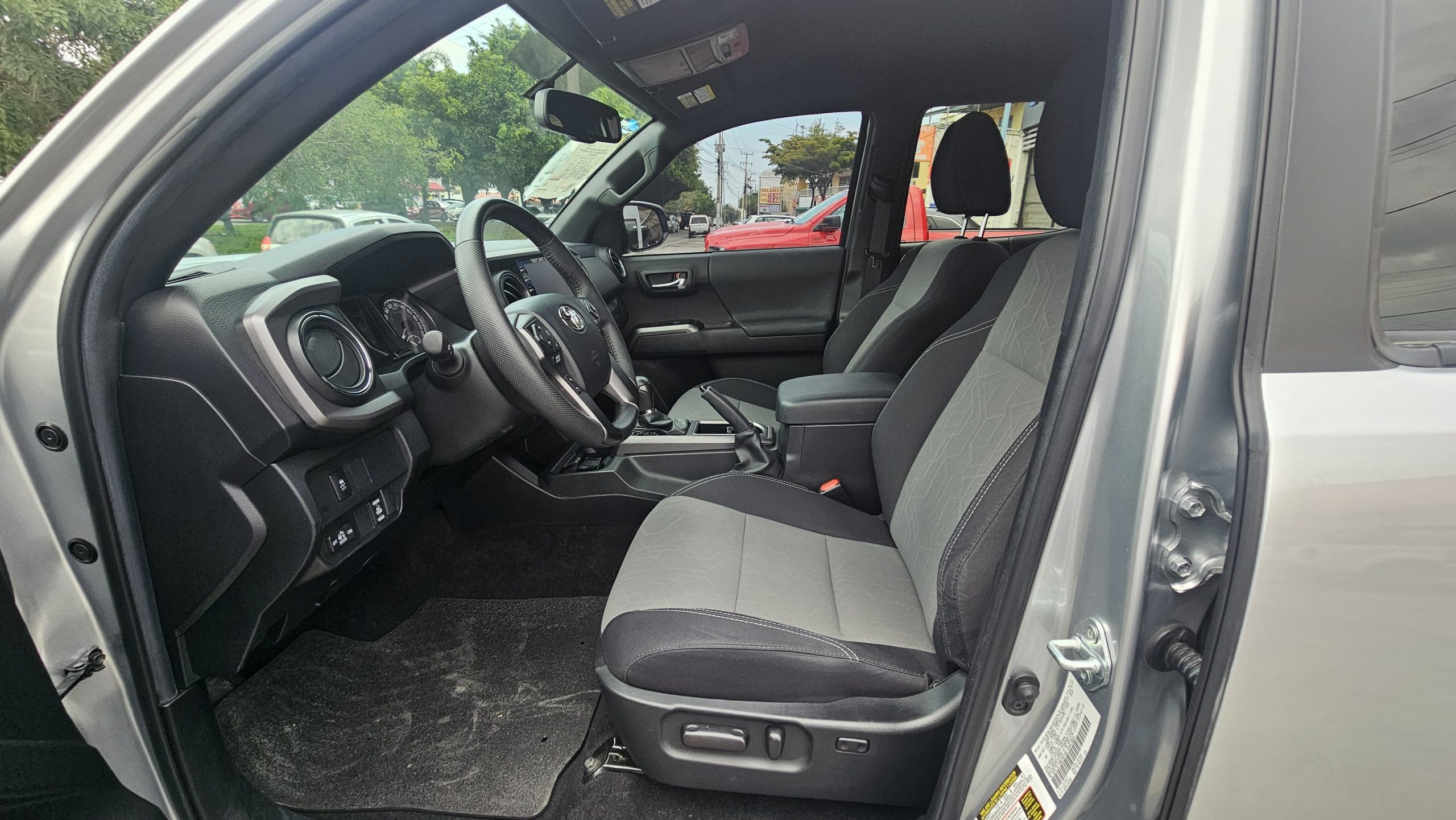 Toyota Tacoma 2022 TRD Sport 4X2 Automático Rojo