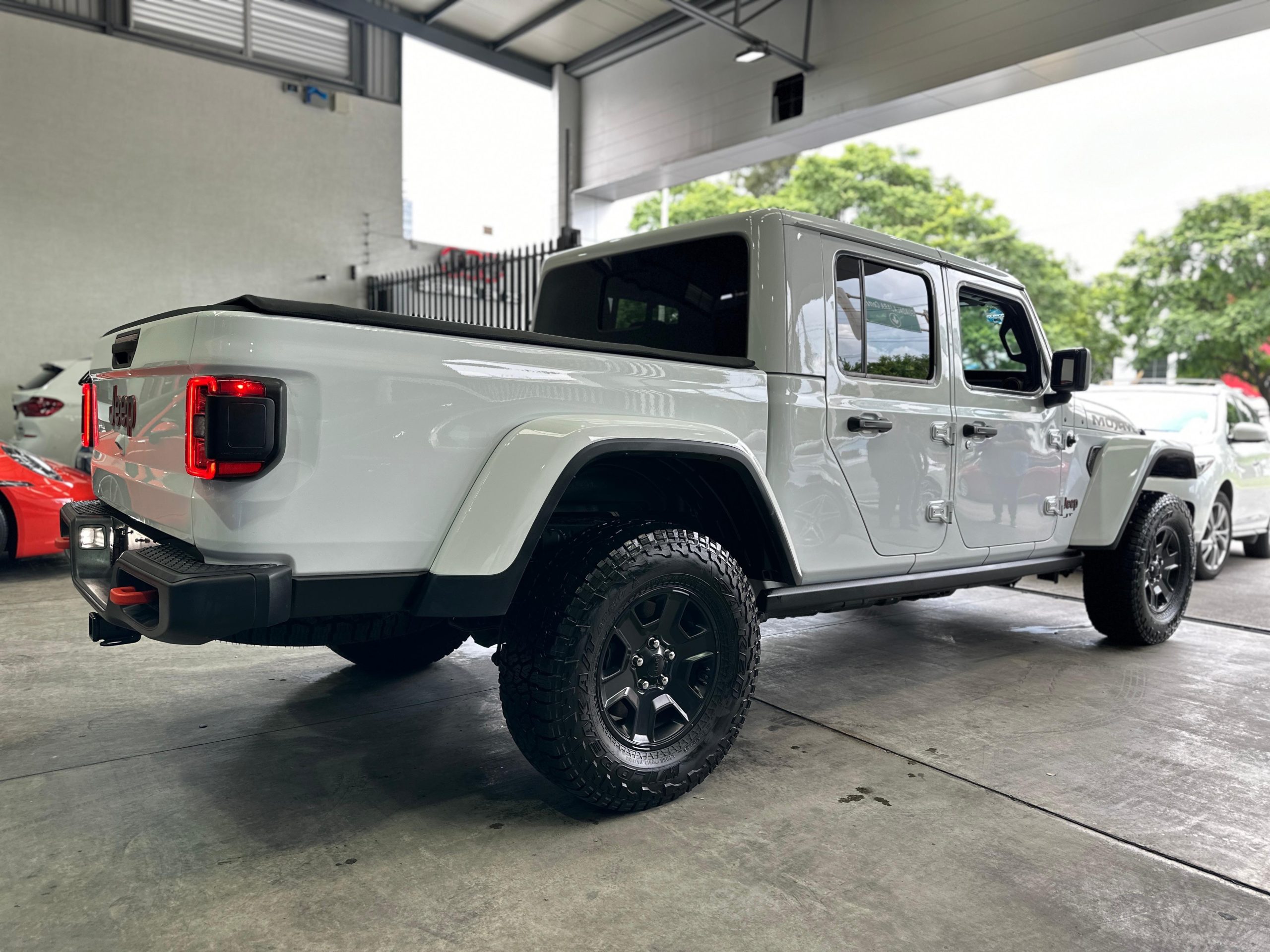 Jeep Gladiator 2023 MOJAVE Automático Blanco