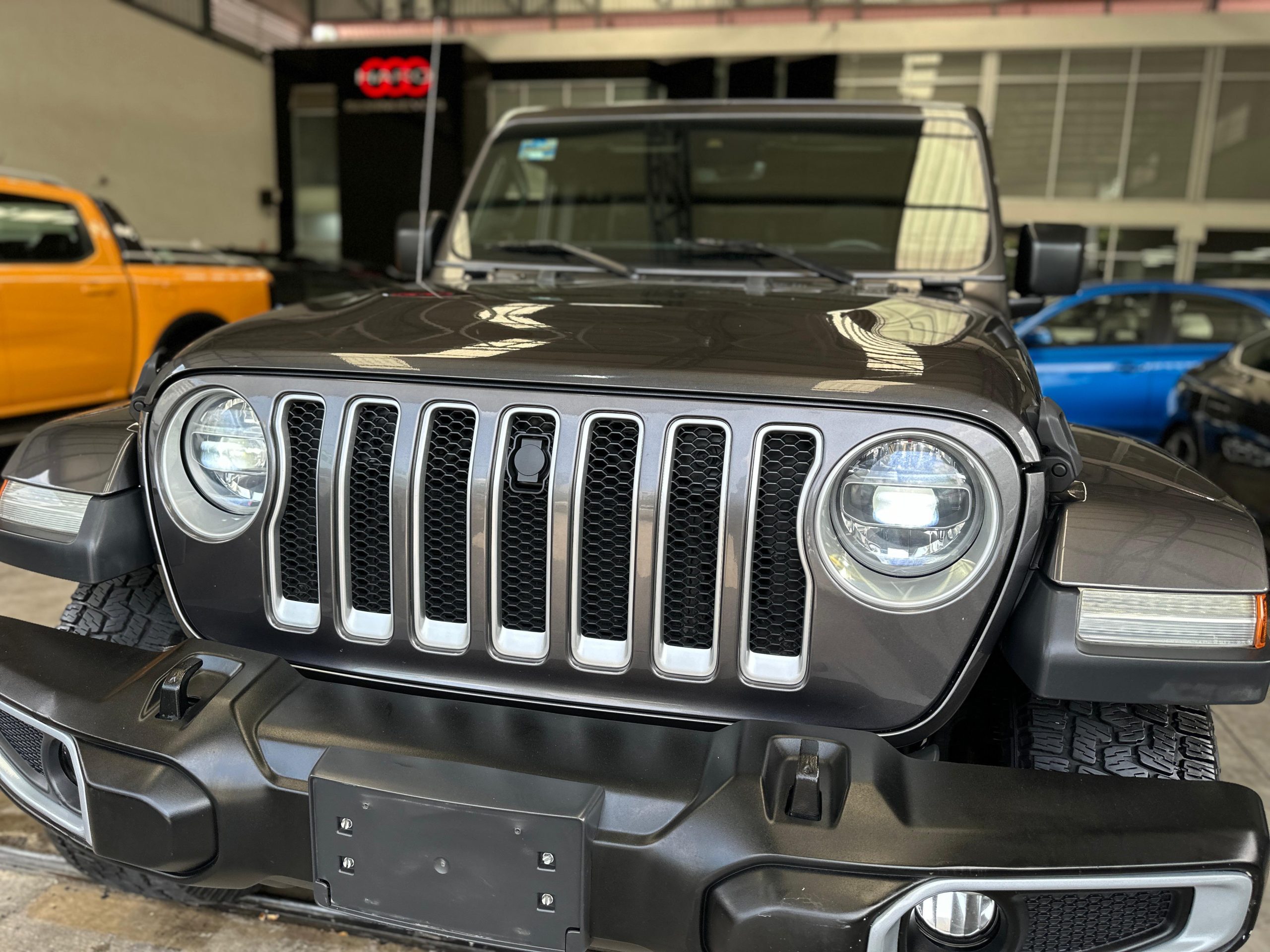 Jeep Wrangler 2021 UNLIMITED SÁHARA 4x4 Automático Gris