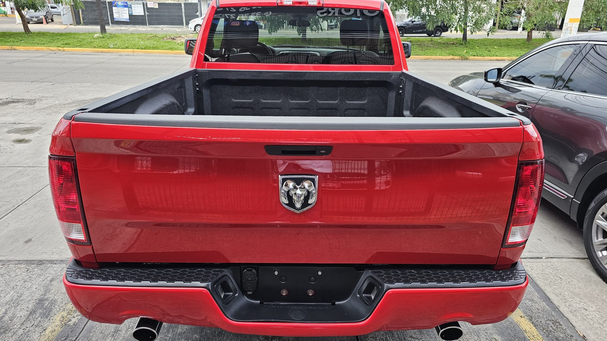 Dodge RAM 2018 HEMI Sport Automático Rojo