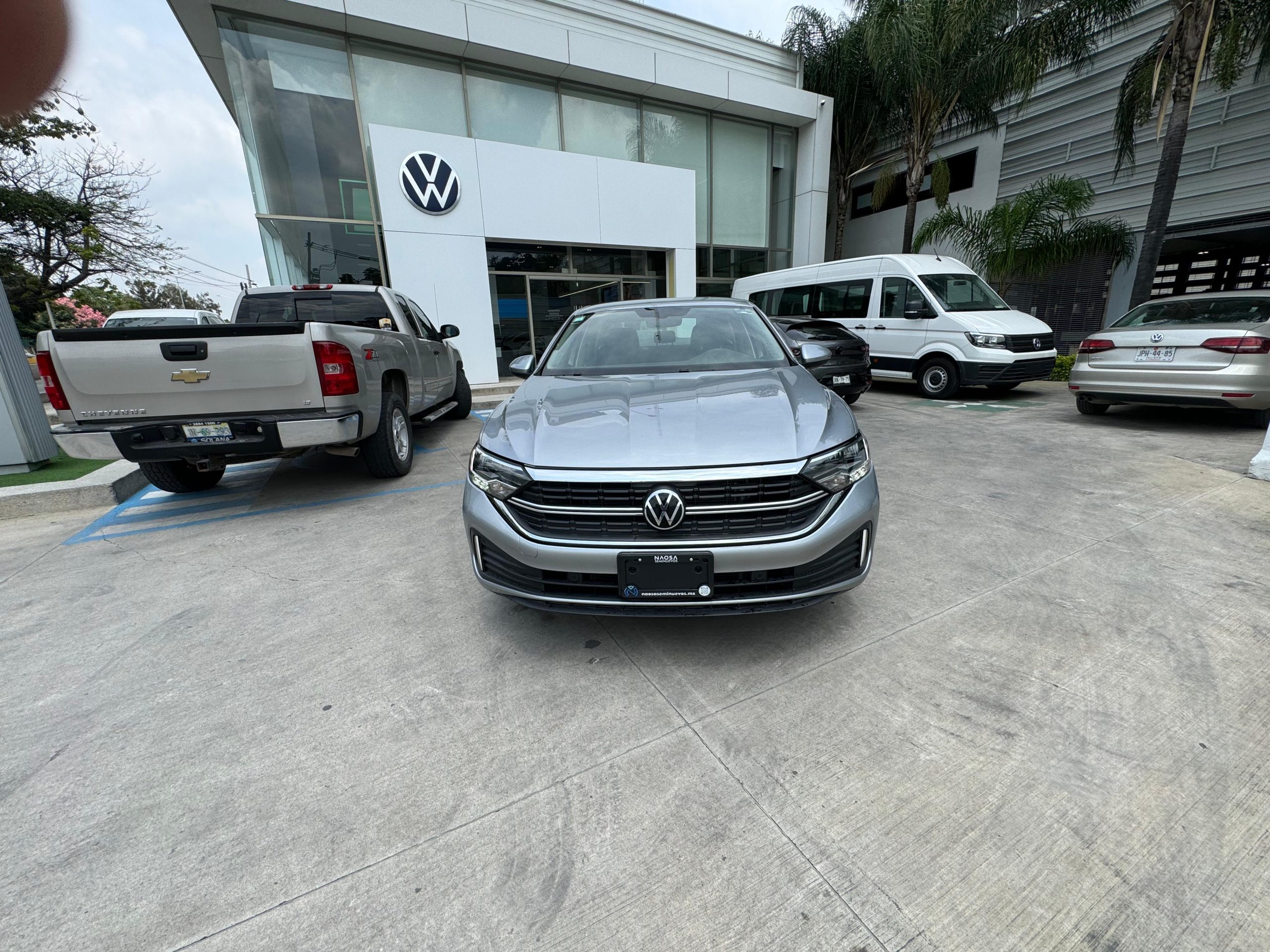 Volkswagen Jetta 2023 Comfortline Automático Plata