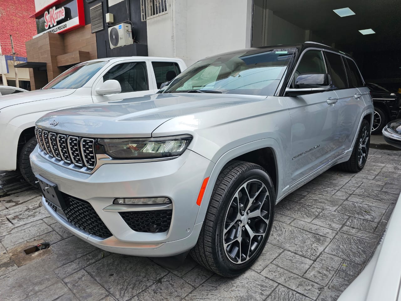 Jeep Grand Cherokee 2022 SUMIMIT Automático Gris