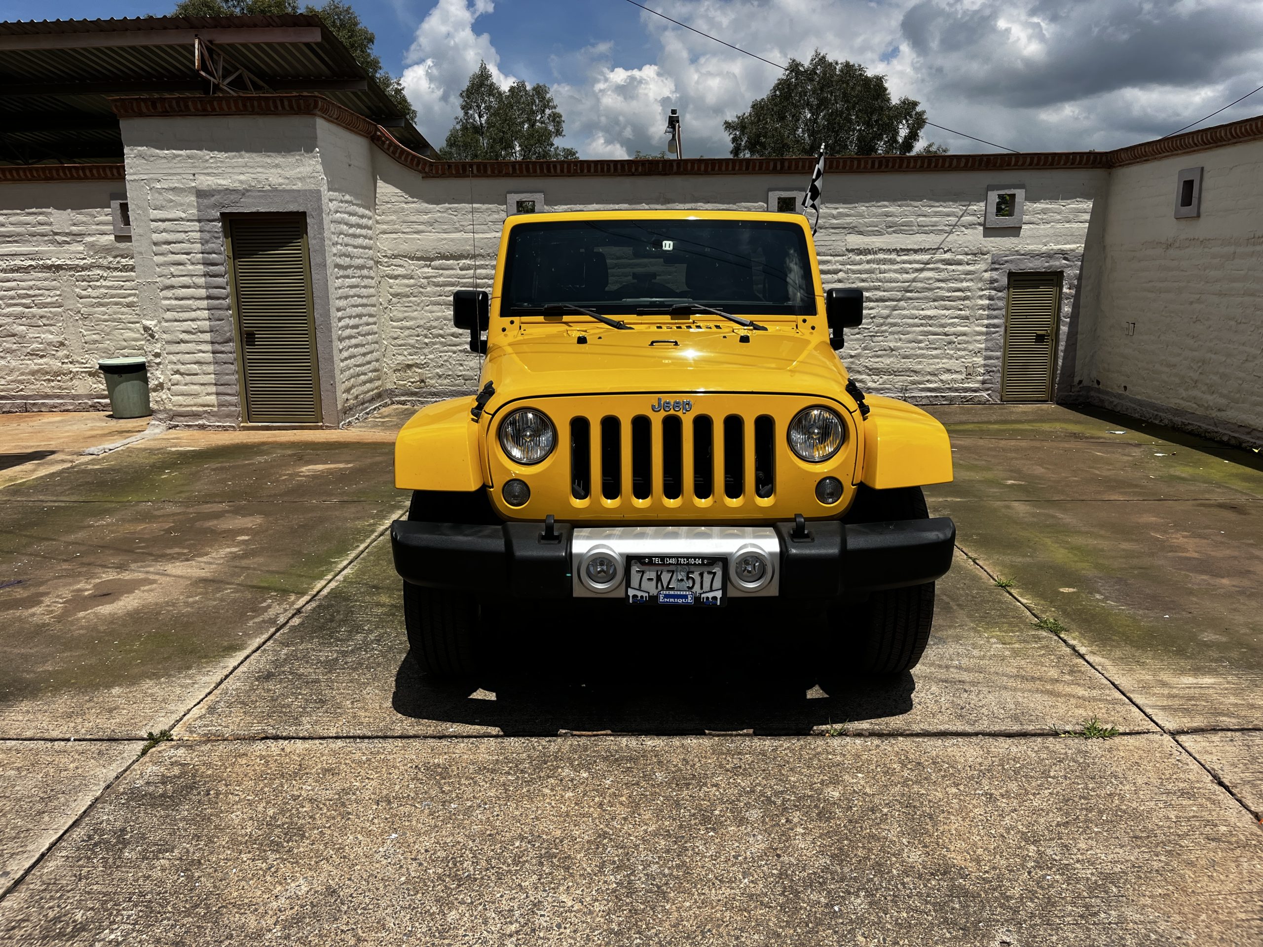 Jeep Wrangler 2015 Sahara Unlimited Automático Amarillo