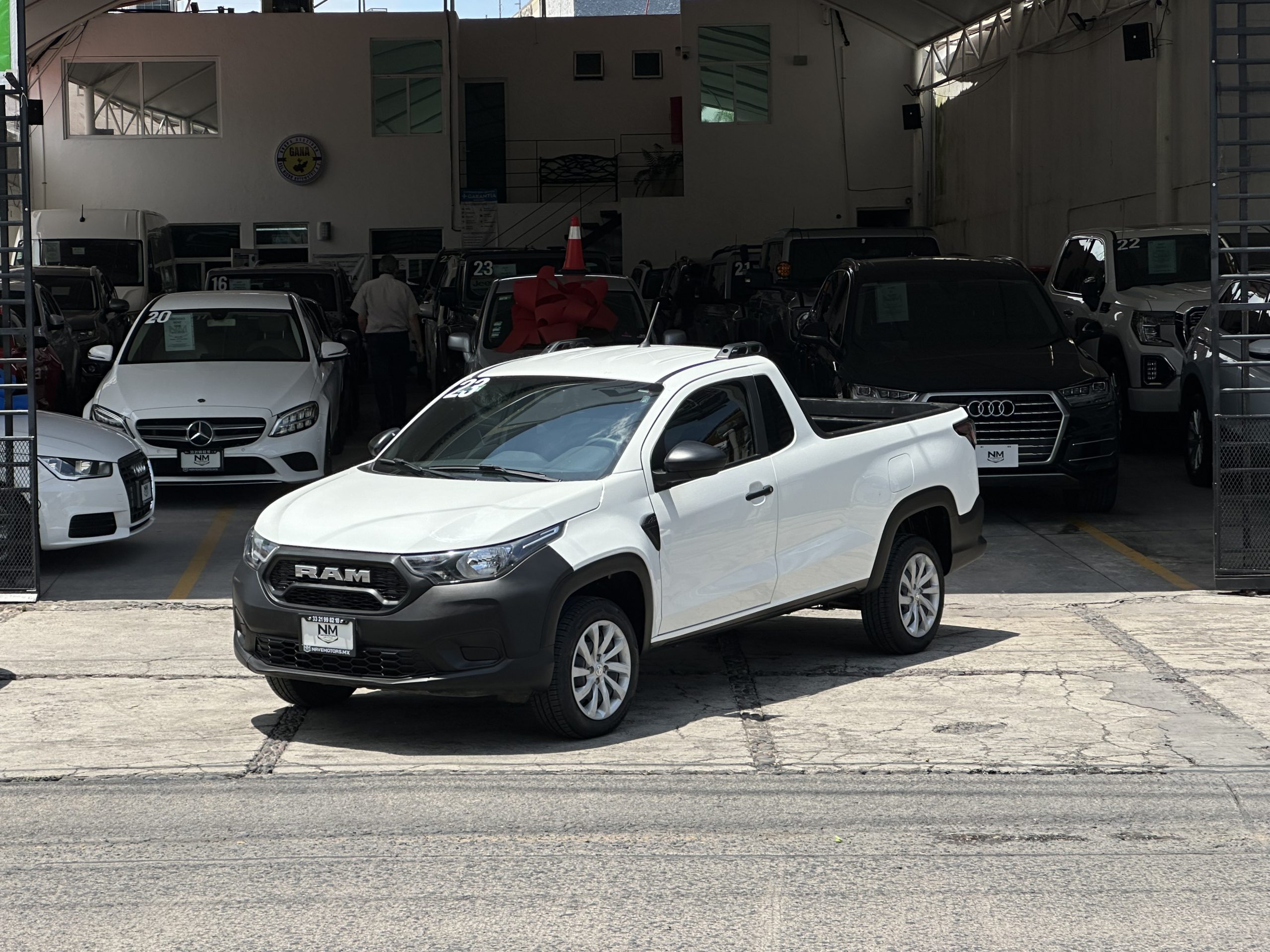 Dodge RAM 2023 700 Slt Manual Blanco