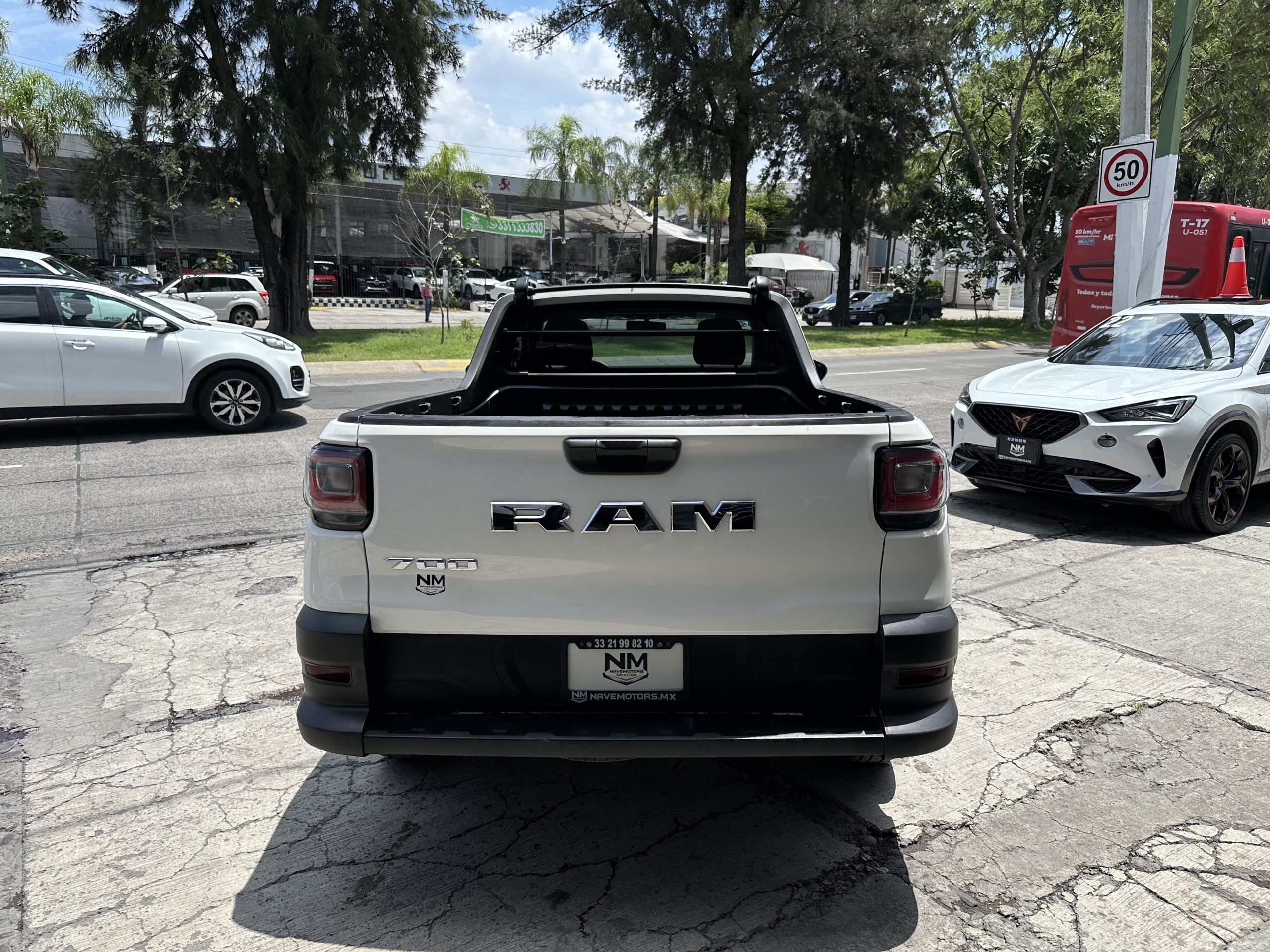 Dodge RAM 2023 700 Slt Manual Blanco