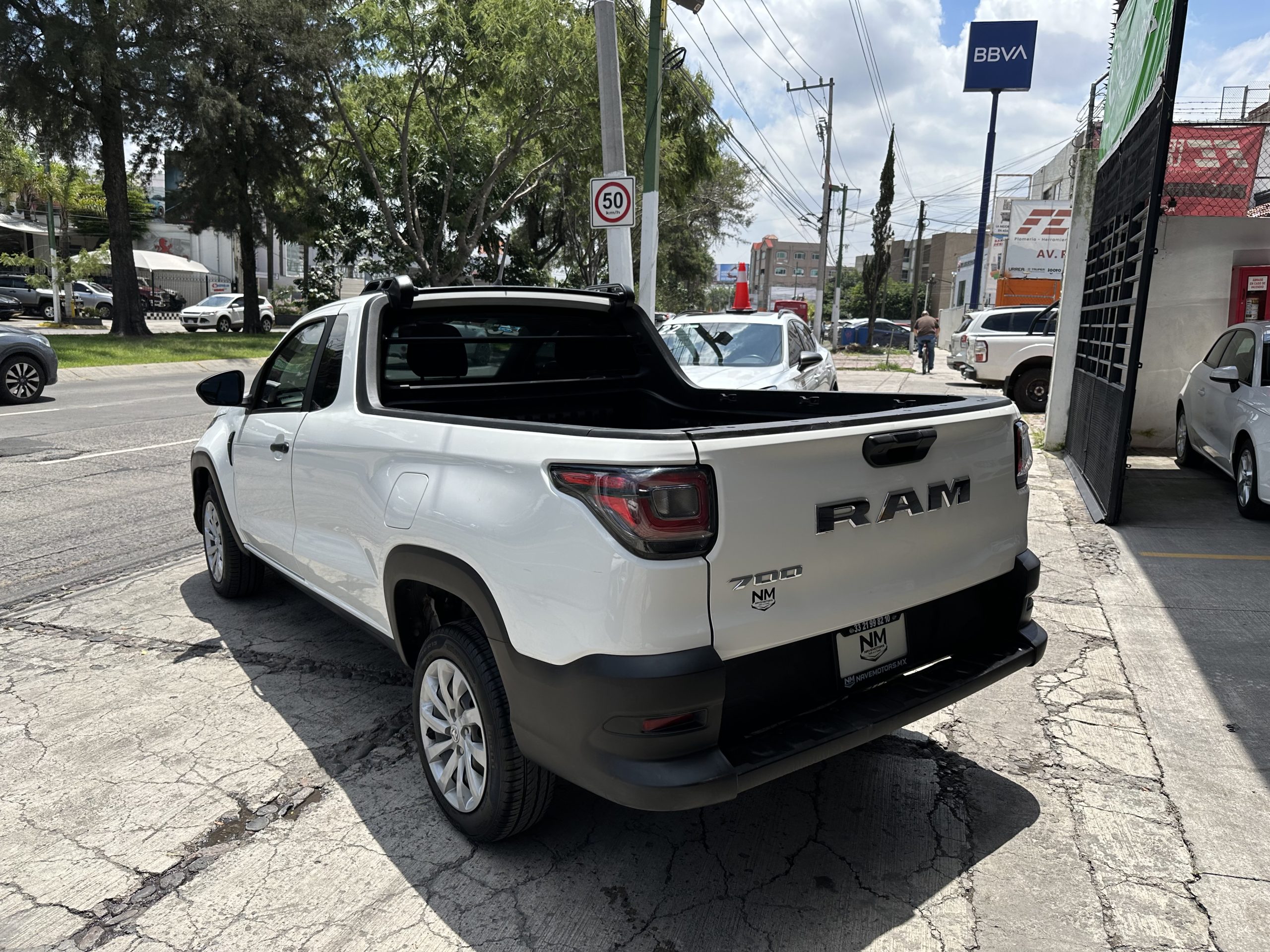 Dodge RAM 2023 700 Slt Manual Blanco