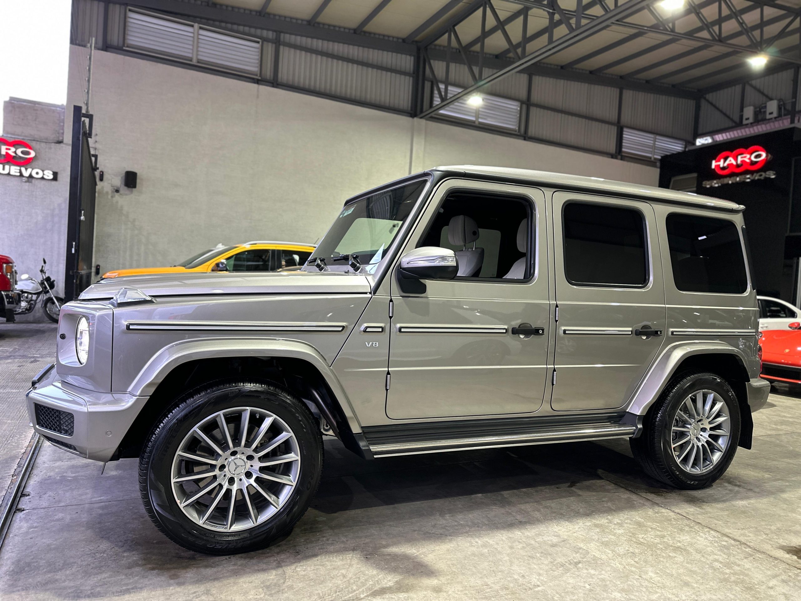 Mercedes-Benz Clase G 2023 G-500 V8 BITURBO Automático Champag