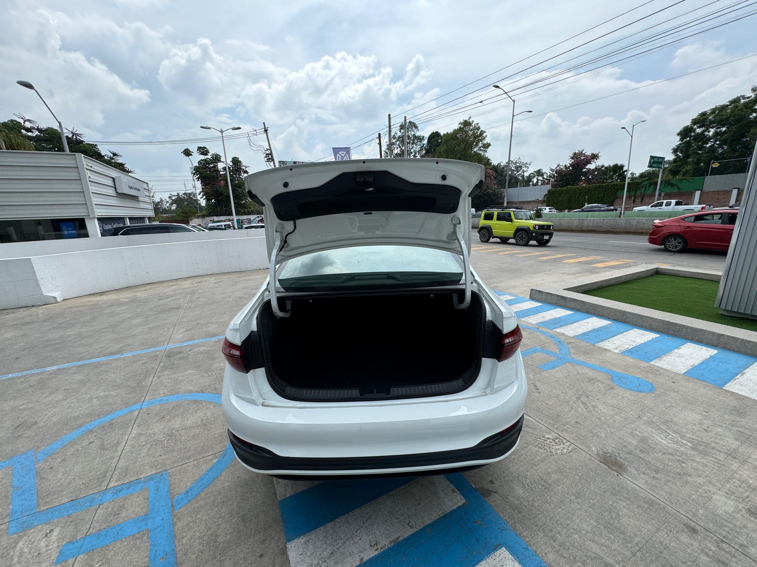 Volkswagen Jetta 2023 Trendline Automático Blanco