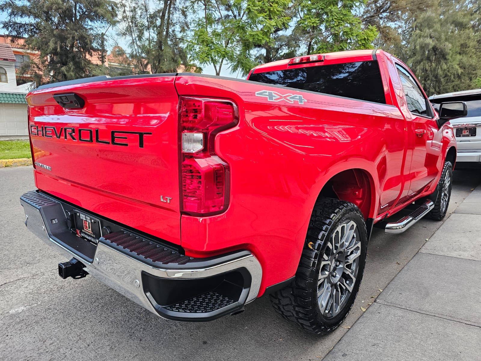 Chevrolet Cheyenne 2023 LT 4x4 Automático Rojo