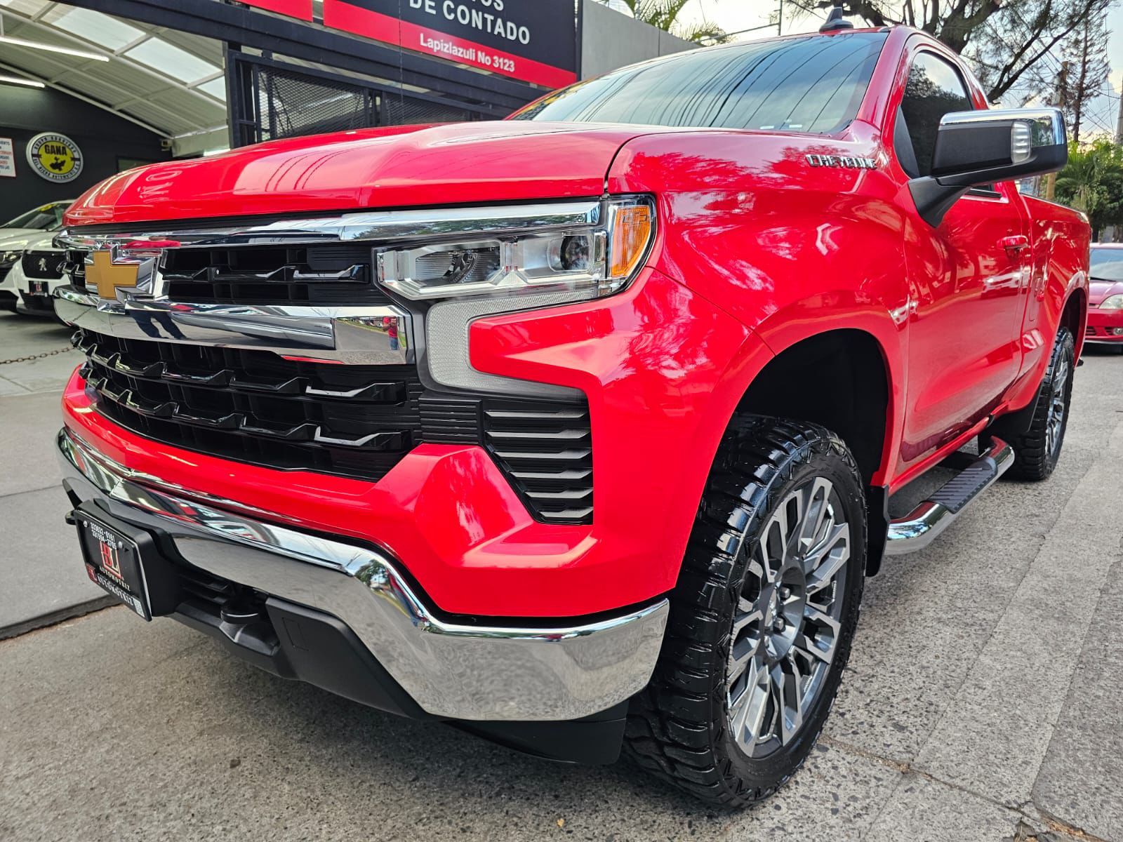 Chevrolet Cheyenne 2023 LT 4x4 Automático Rojo