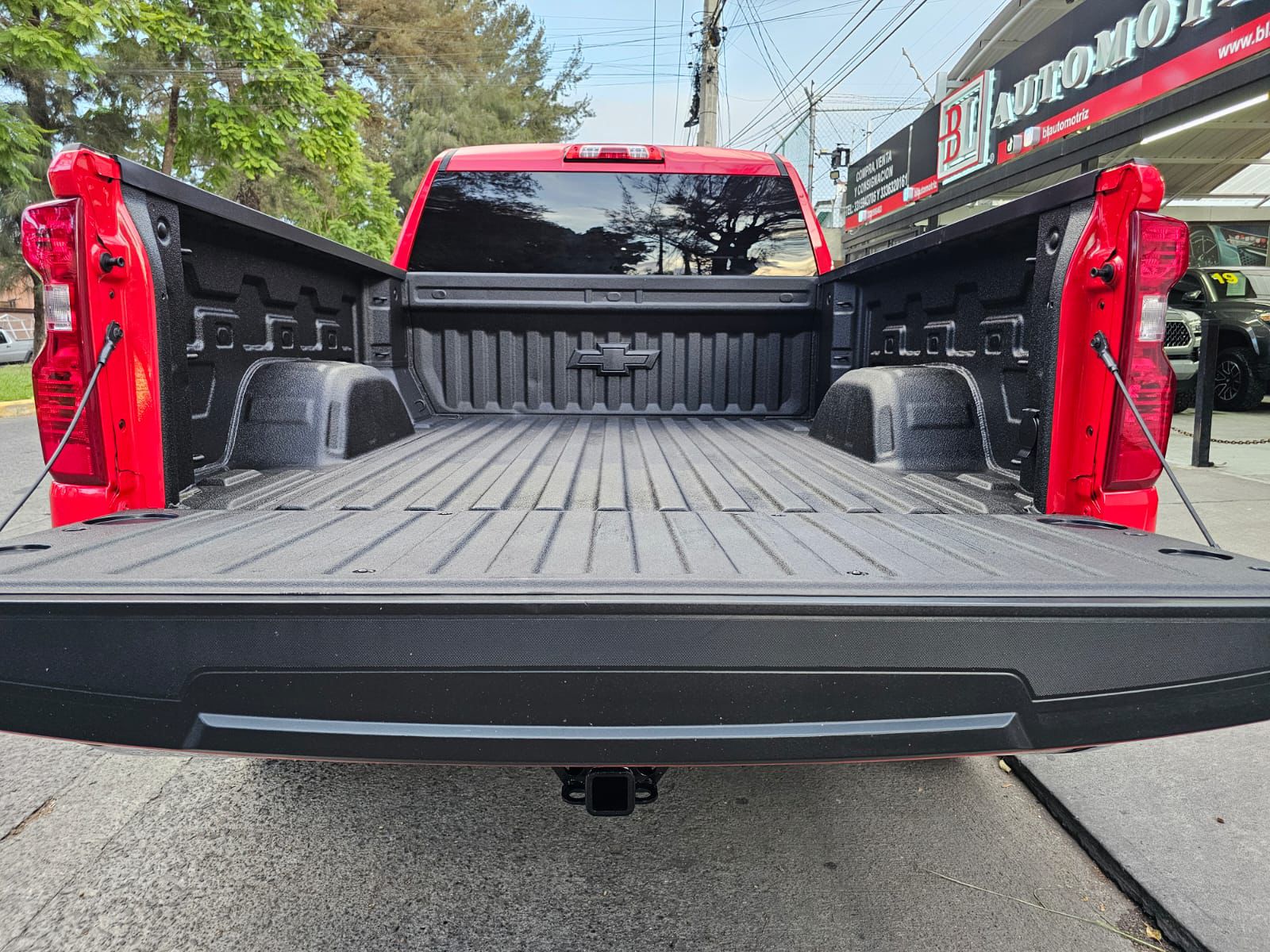 Chevrolet Cheyenne 2023 LT 4x4 Automático Rojo