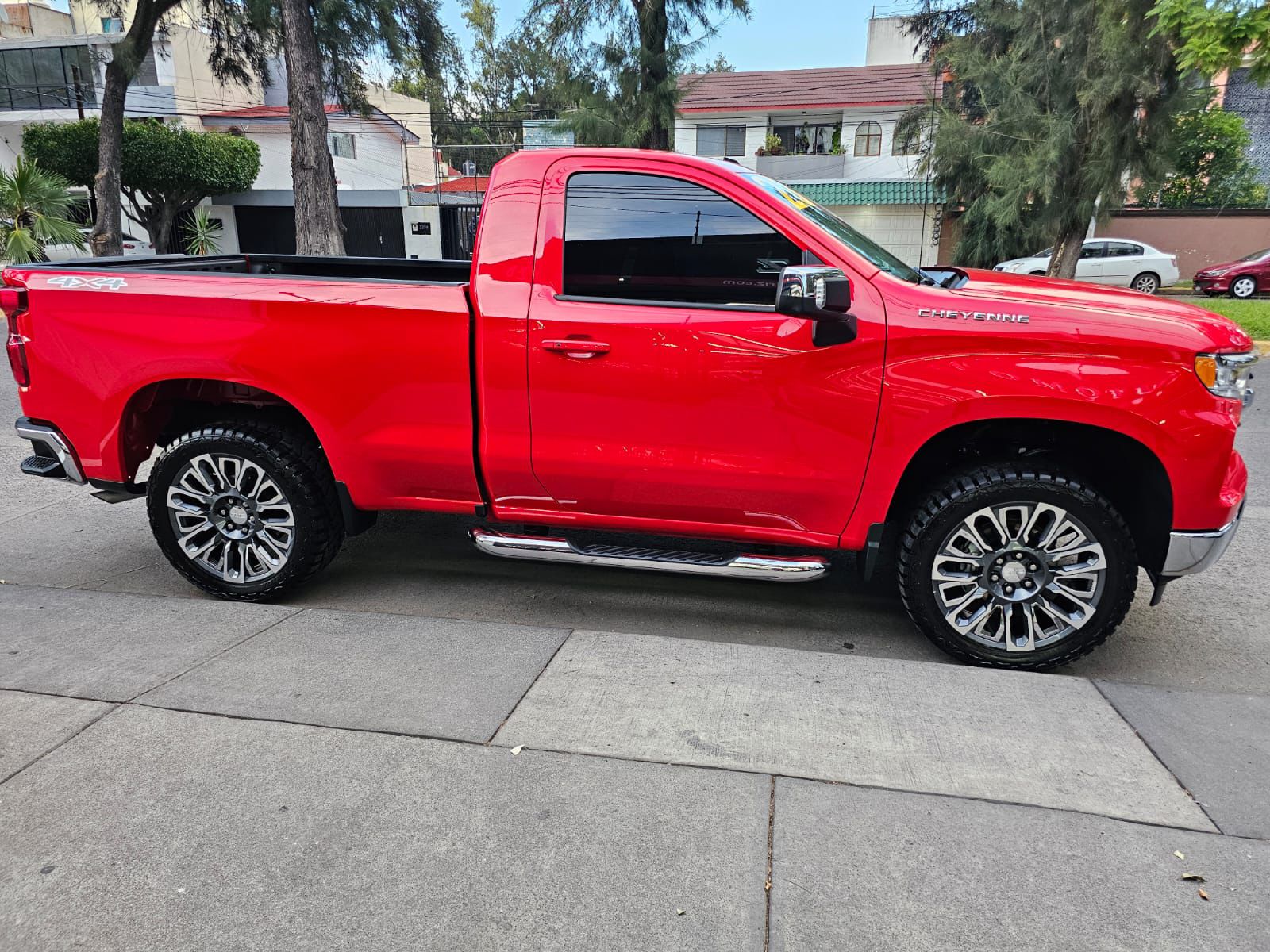 Chevrolet Cheyenne 2023 LT 4x4 Automático Rojo