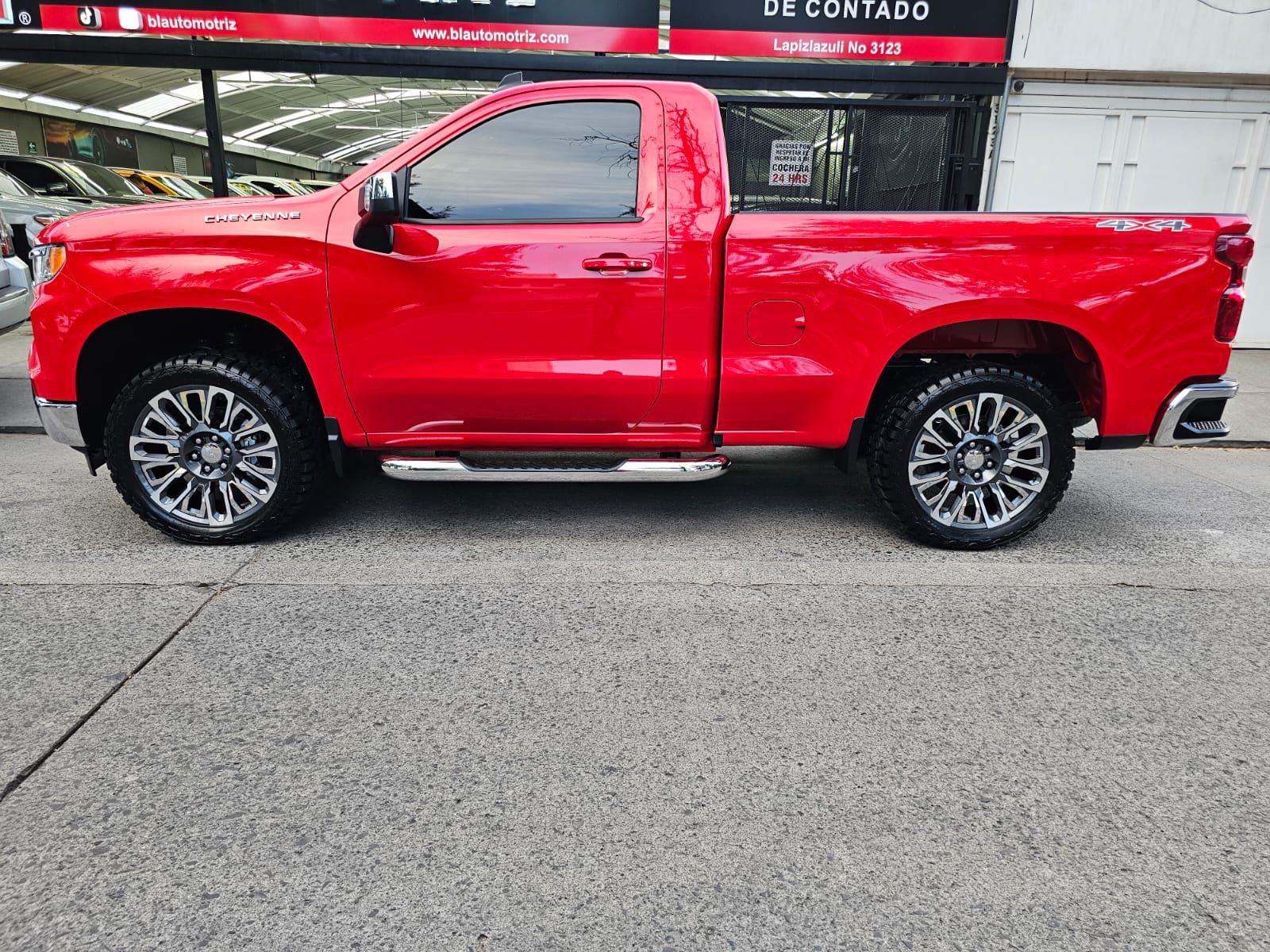 Chevrolet Cheyenne 2023 LT 4x4 Automático Rojo
