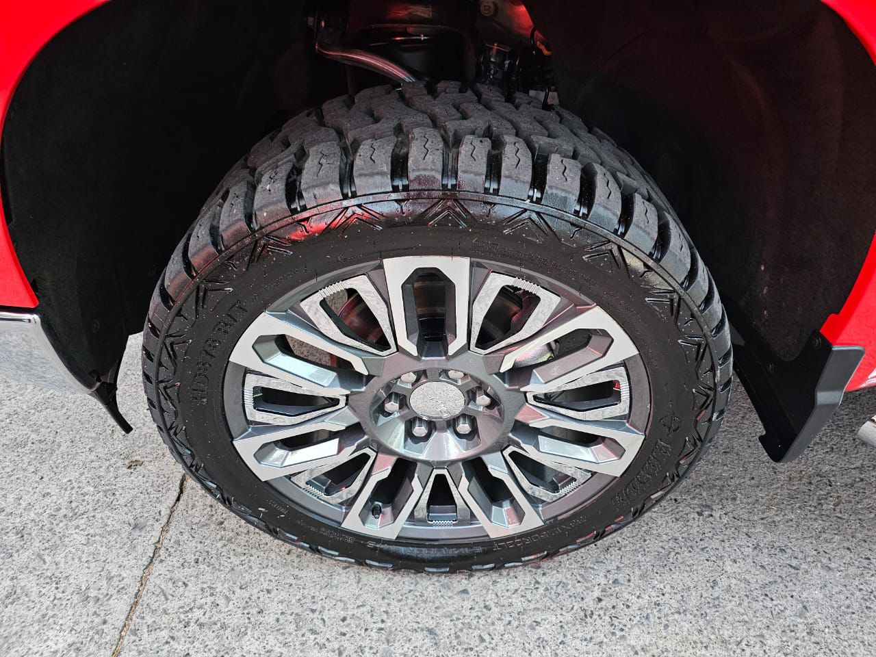 Chevrolet Cheyenne 2023 LT 4x4 Automático Rojo