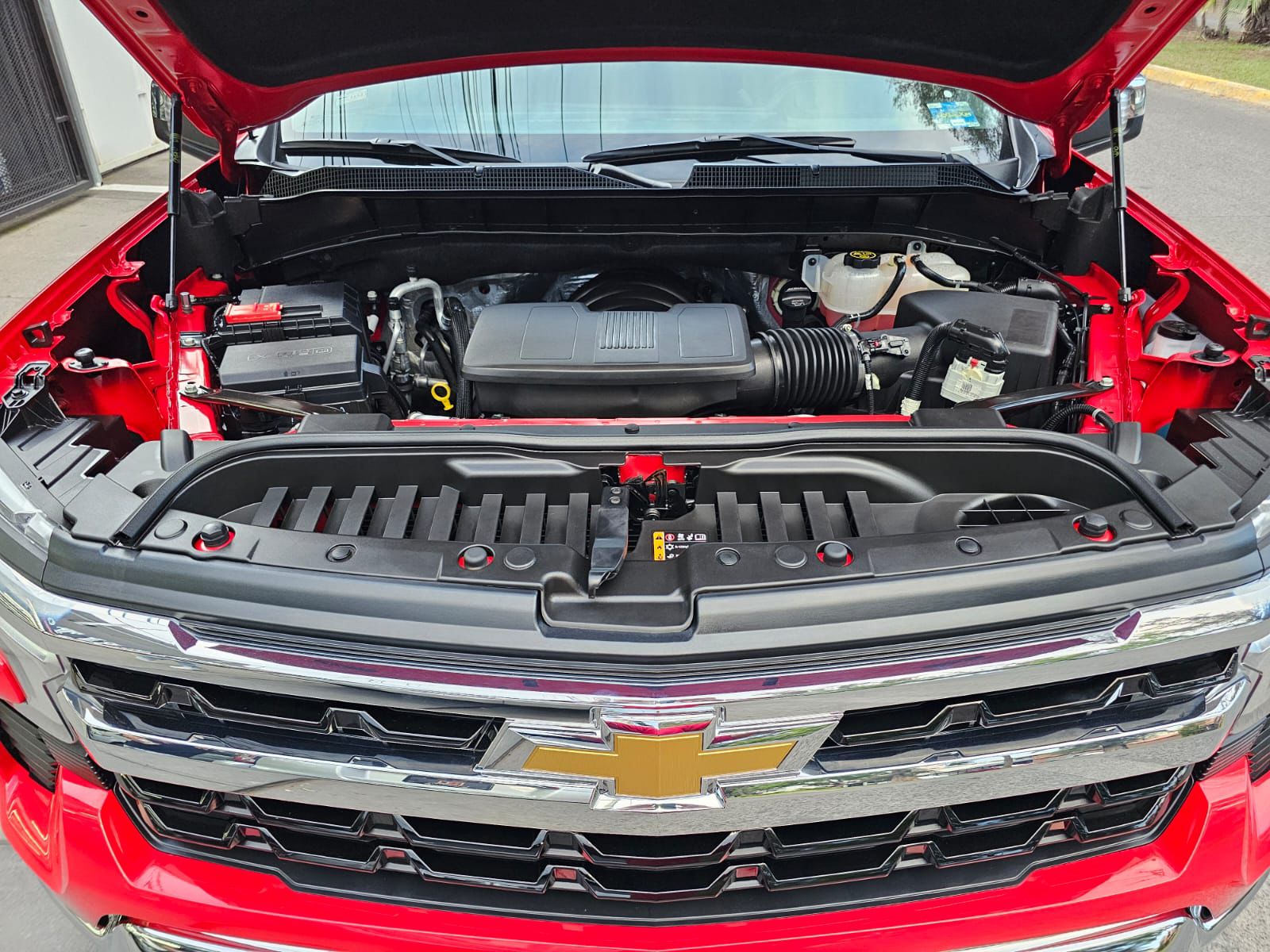 Chevrolet Cheyenne 2023 LT 4x4 Automático Rojo