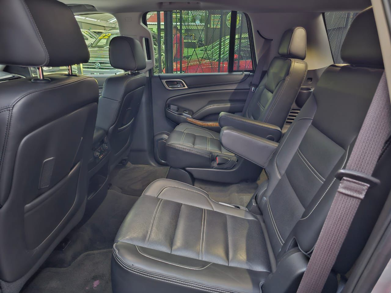 GMC Yukon 2015 Denali Automático Plata