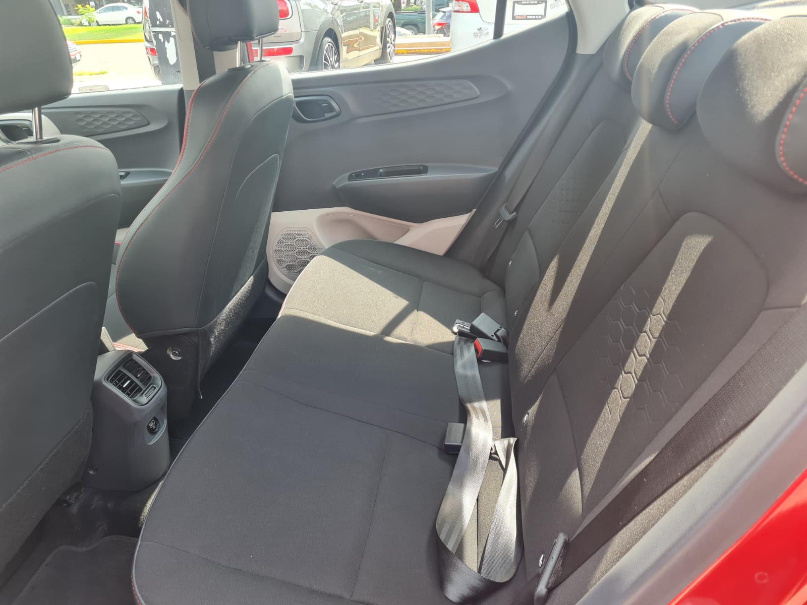 Hyundai Grand i10 2023 GLS Automático Rojo