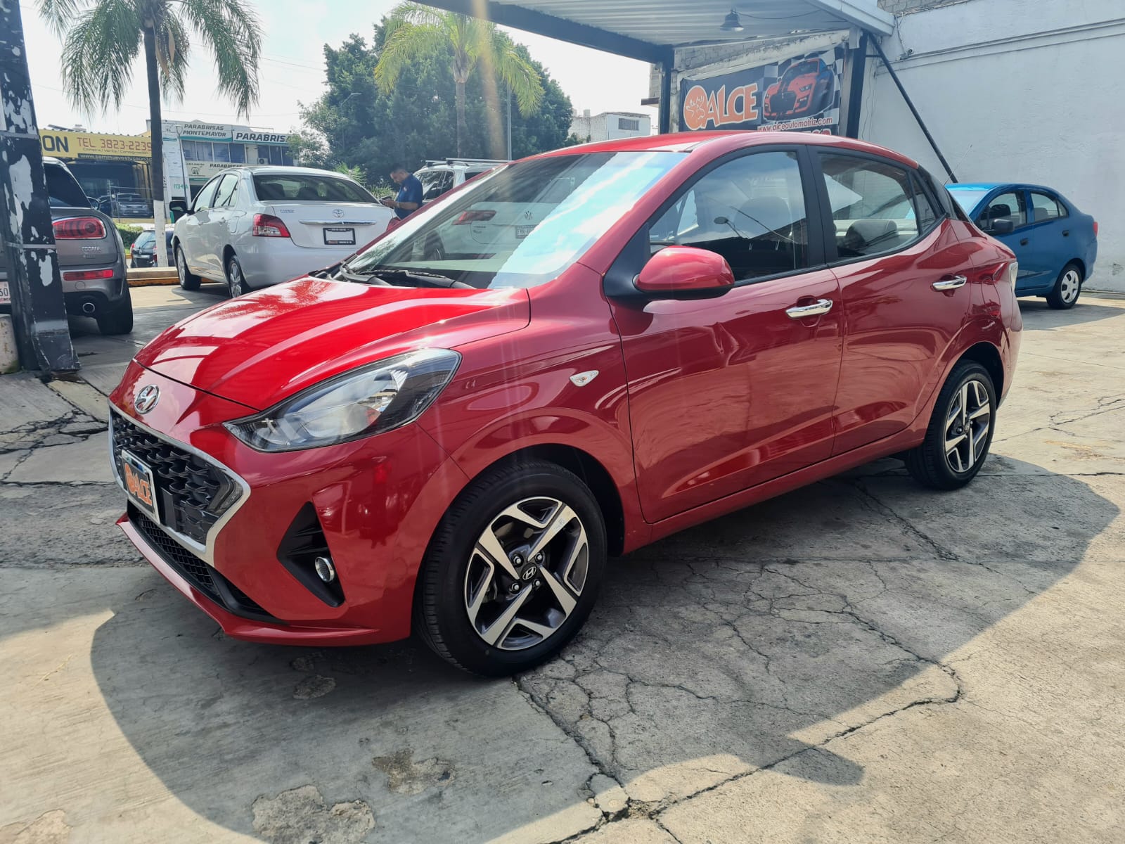 Hyundai Grand i10 2023 GLS Automático Rojo