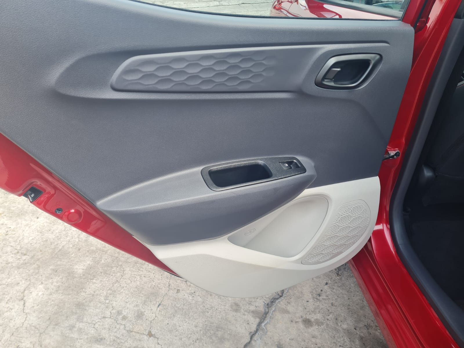 Hyundai Grand i10 2023 GLS Automático Rojo
