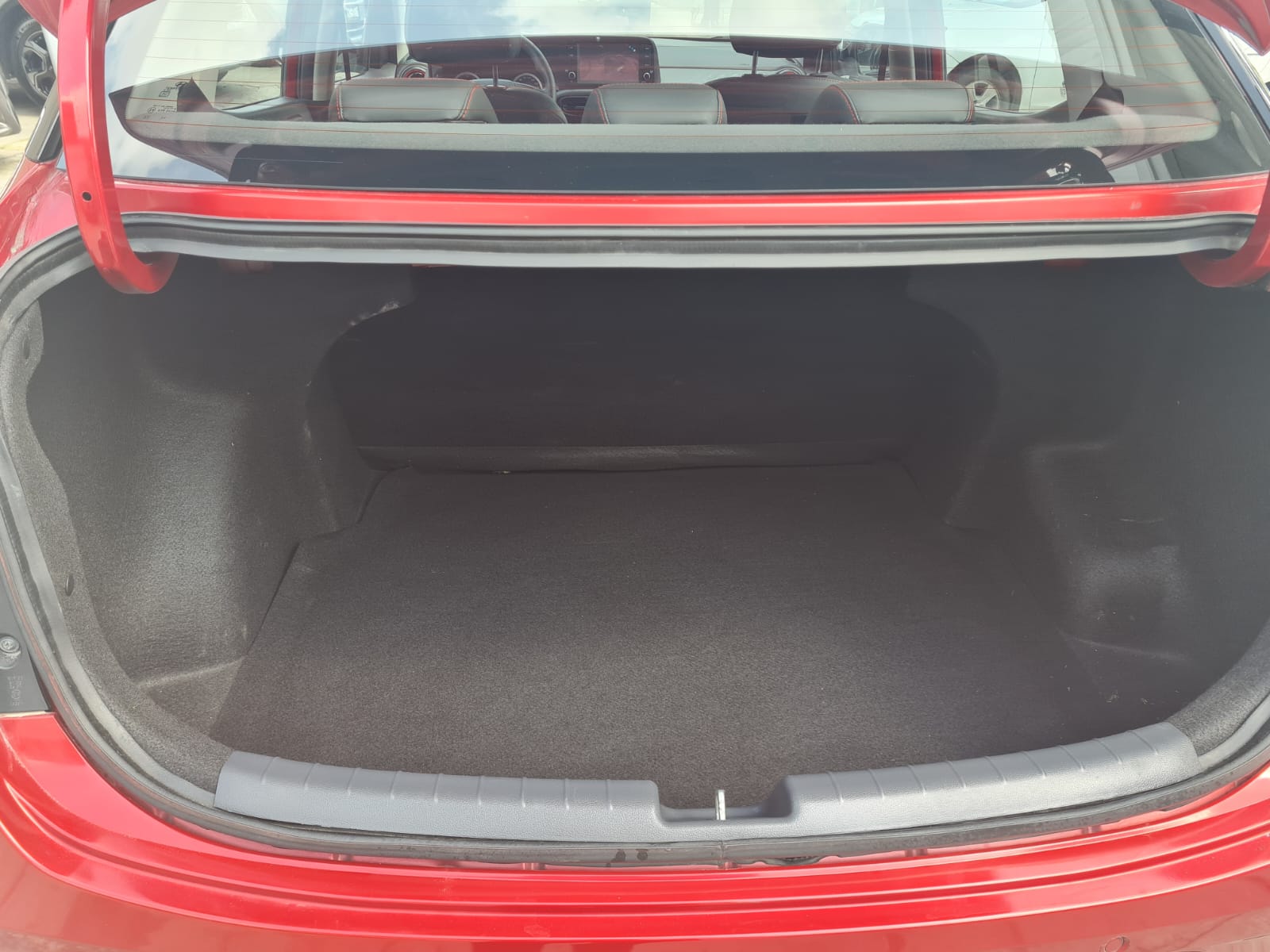 Hyundai Grand i10 2023 GLS Automático Rojo
