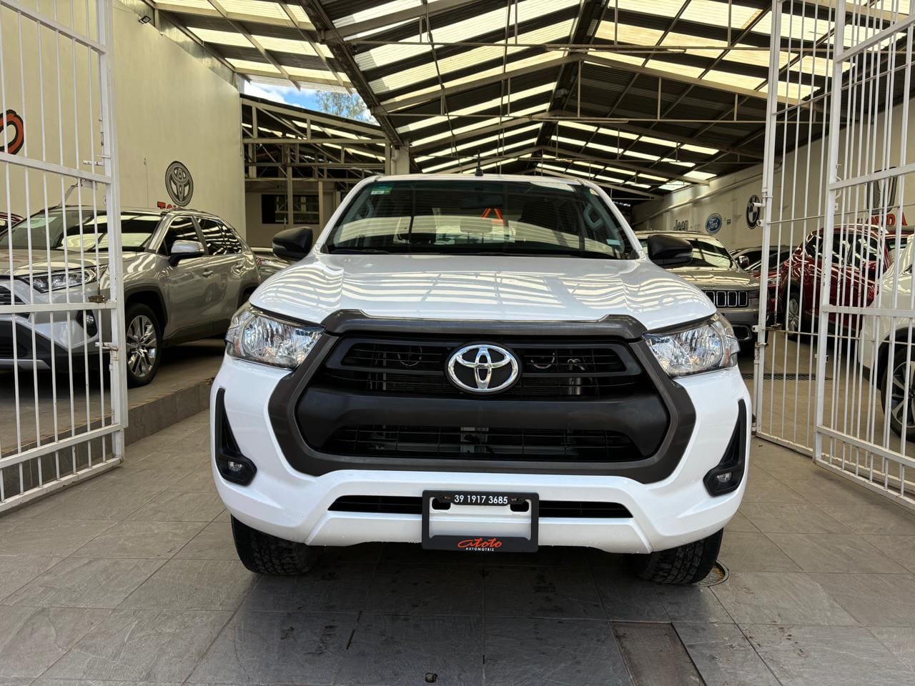 Toyota Hilux SR MT 2022