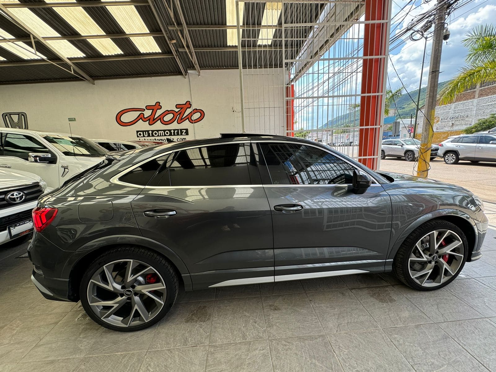 Audi RS 2021 Q3 Performance Automático Gris