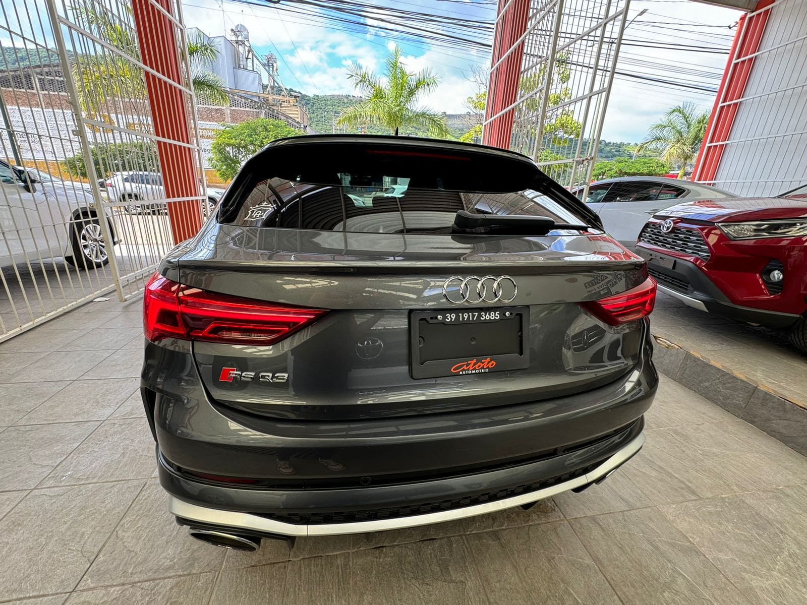 Audi RS 2021 Q3 Performance Automático Gris