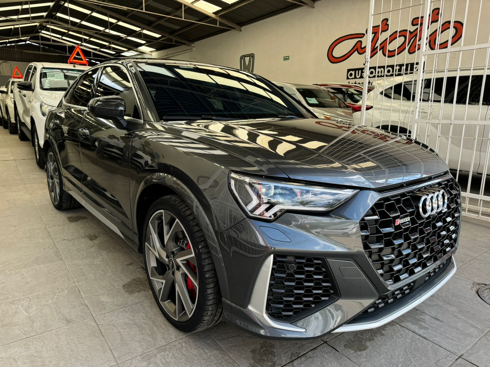 Audi RS 2021 Q3 Performance Automático Gris