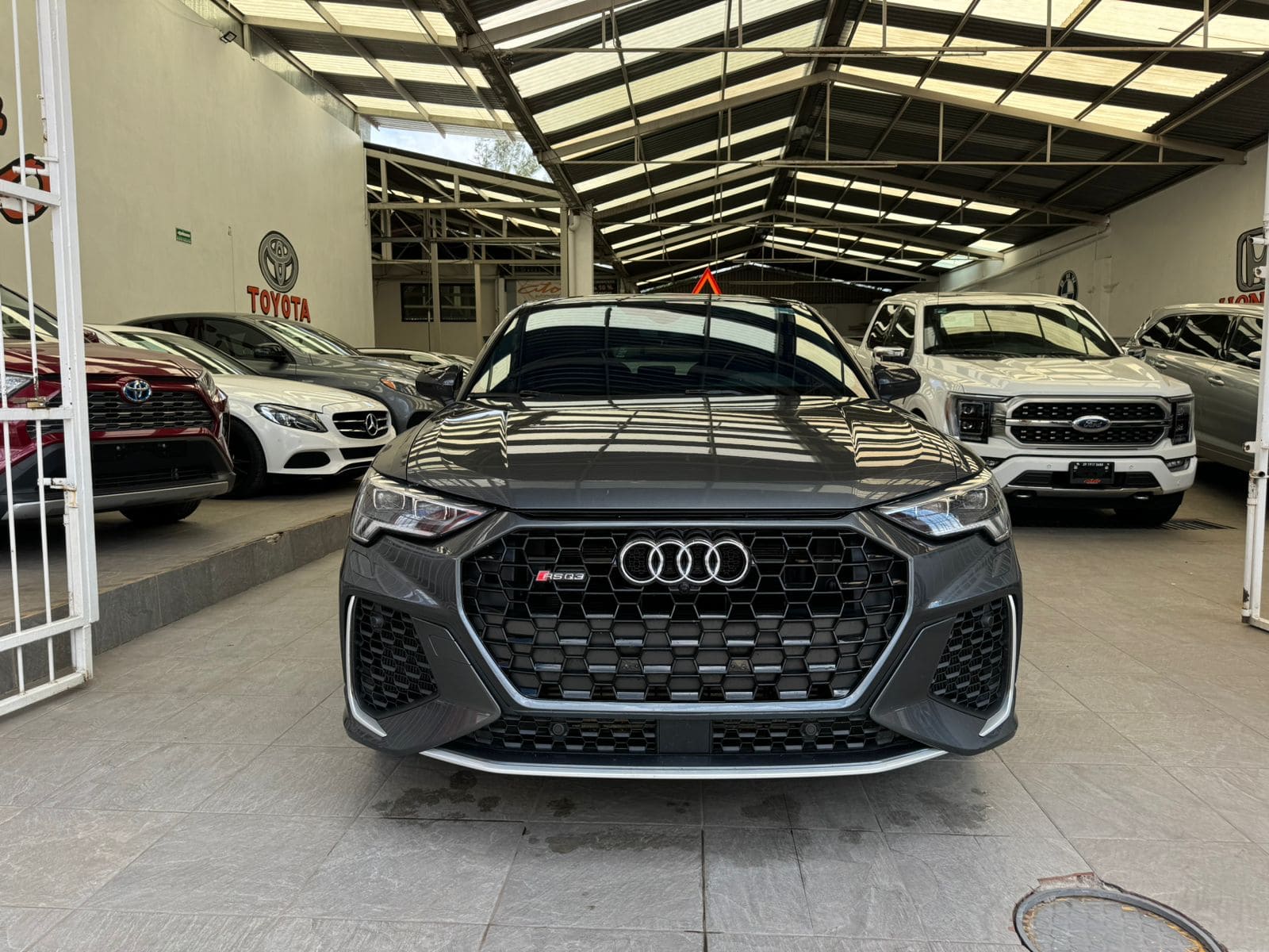 Audi RS 2021 Q3 Performance Automático Gris