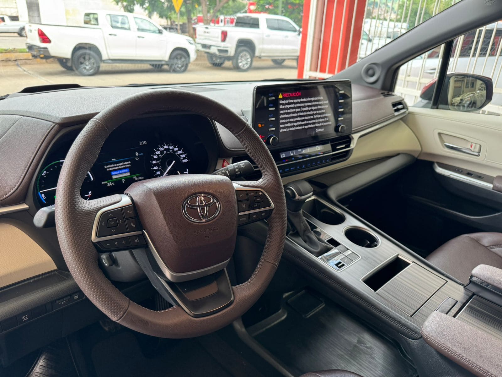 Toyota Sienna 2024 Limited Platinum Híbrida Automático Rojo