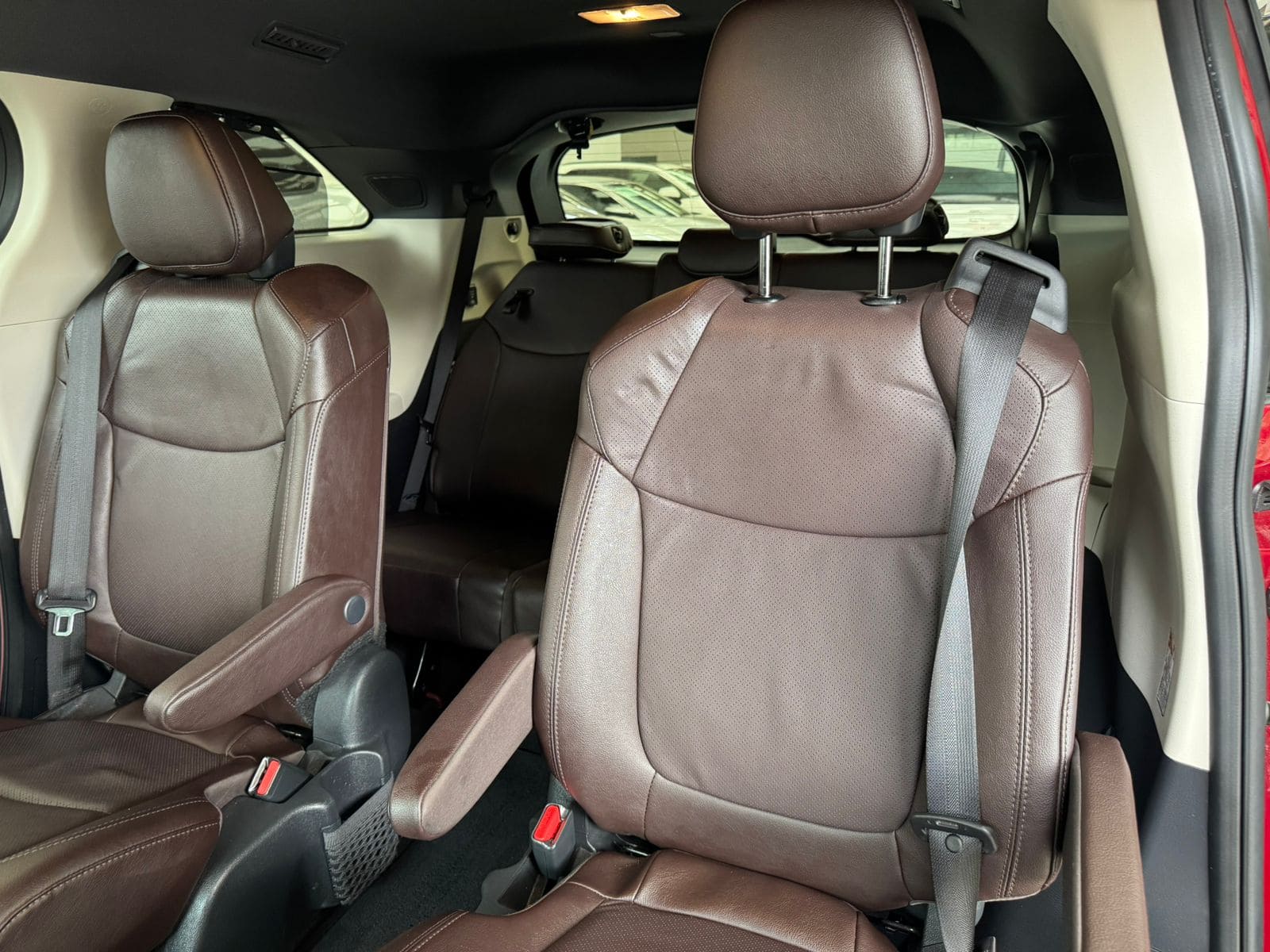 Toyota Sienna 2024 Limited Platinum Híbrida Automático Rojo