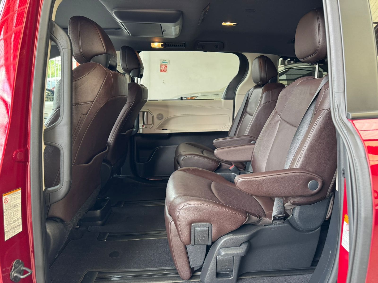 Toyota Sienna 2024 Limited Platinum Híbrida Automático Rojo