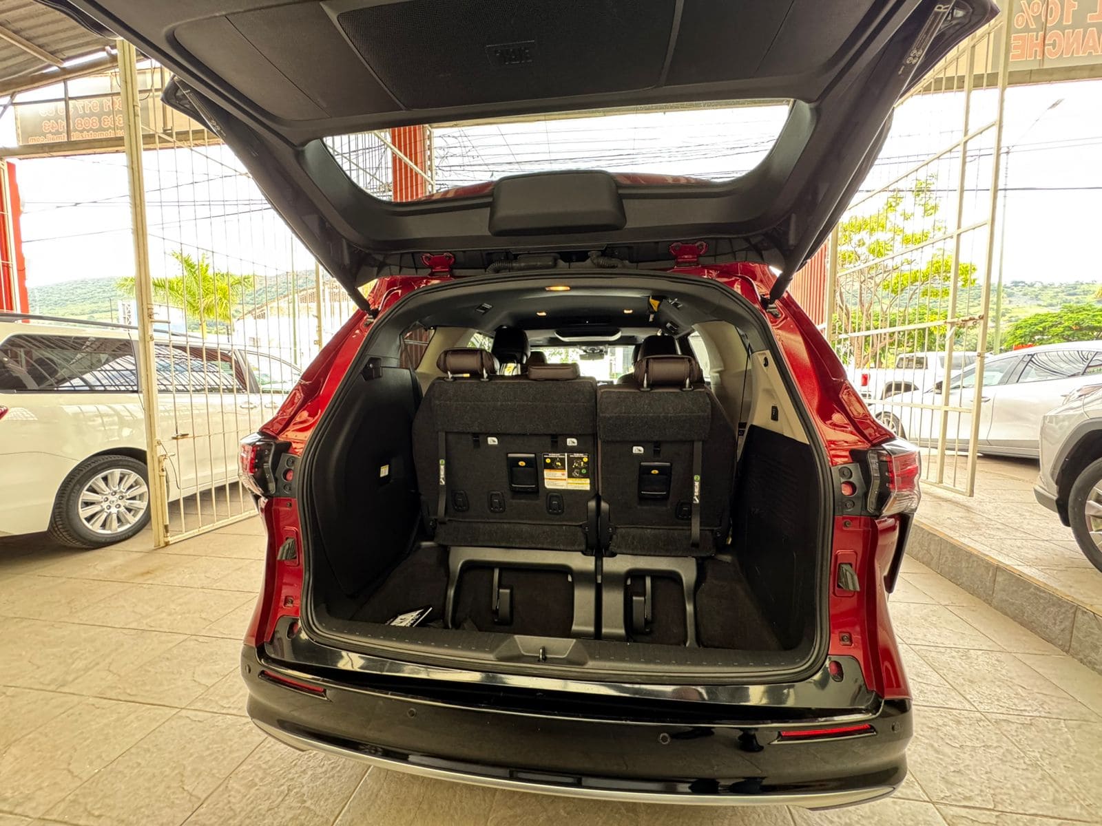 Toyota Sienna 2024 Limited Platinum Híbrida Automático Rojo