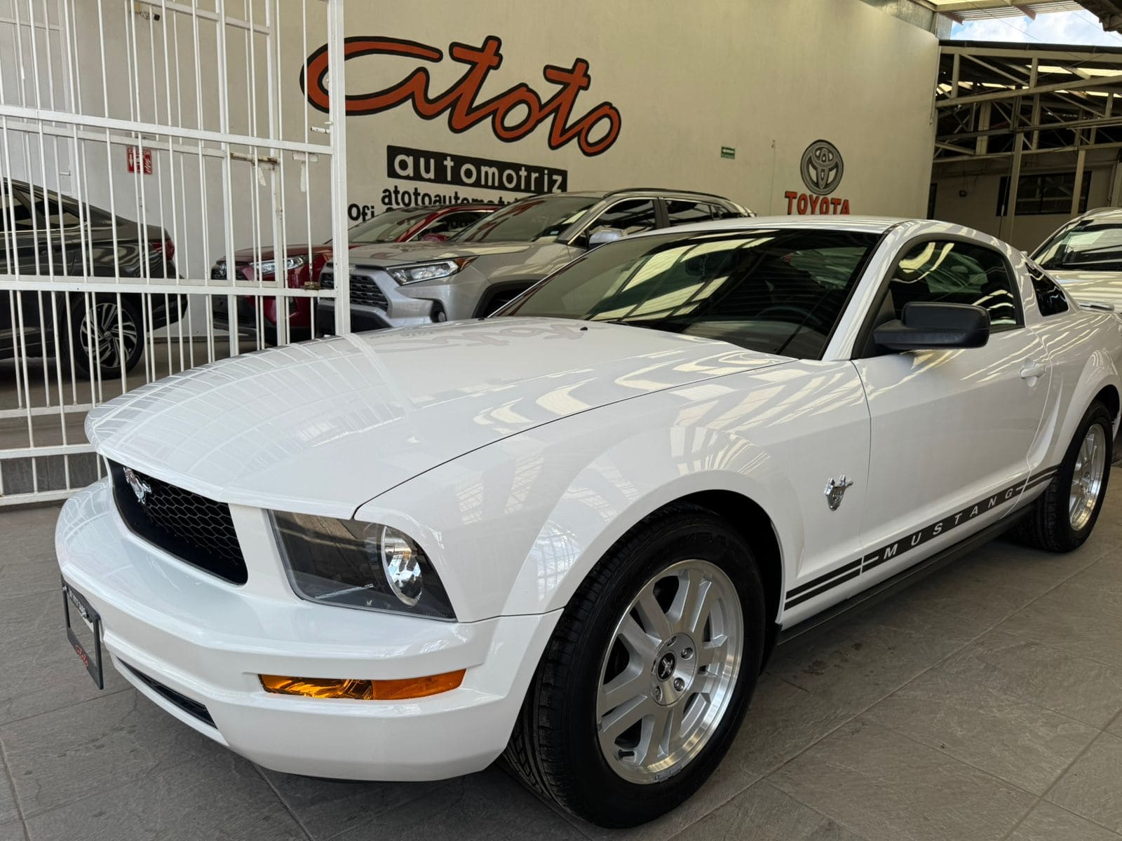 Ford Mustang 2009 Deluxe Automático Blanco