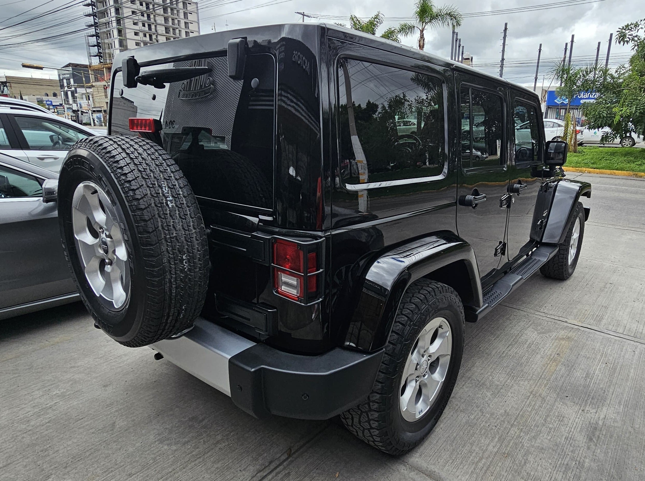 Jeep Wrangler 2015 Sahara Automático Negro