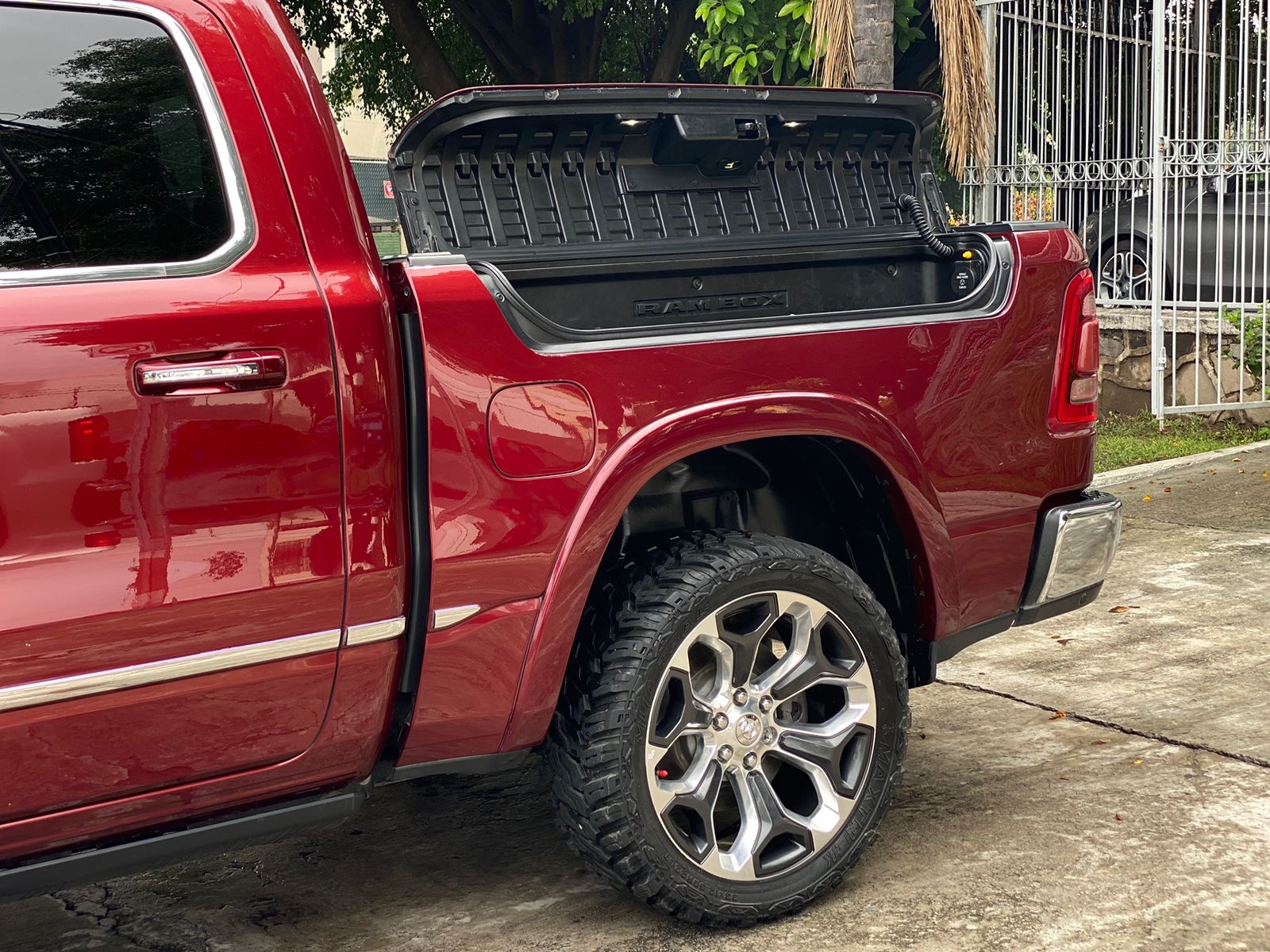 RAM 1500 2019 LIMITED Automático Rojo