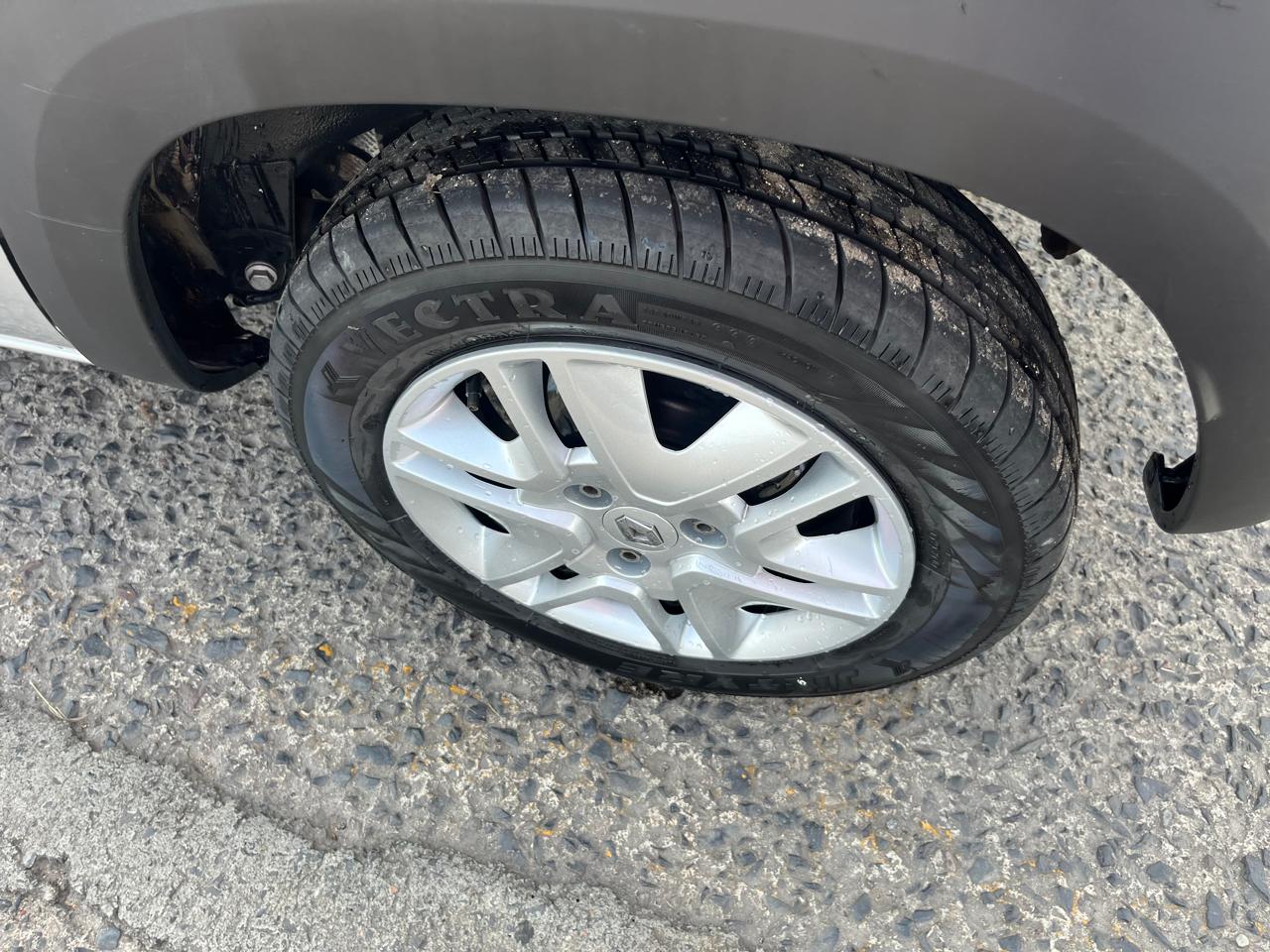Renault Kwid 2020 ICONIC Manual Plata
