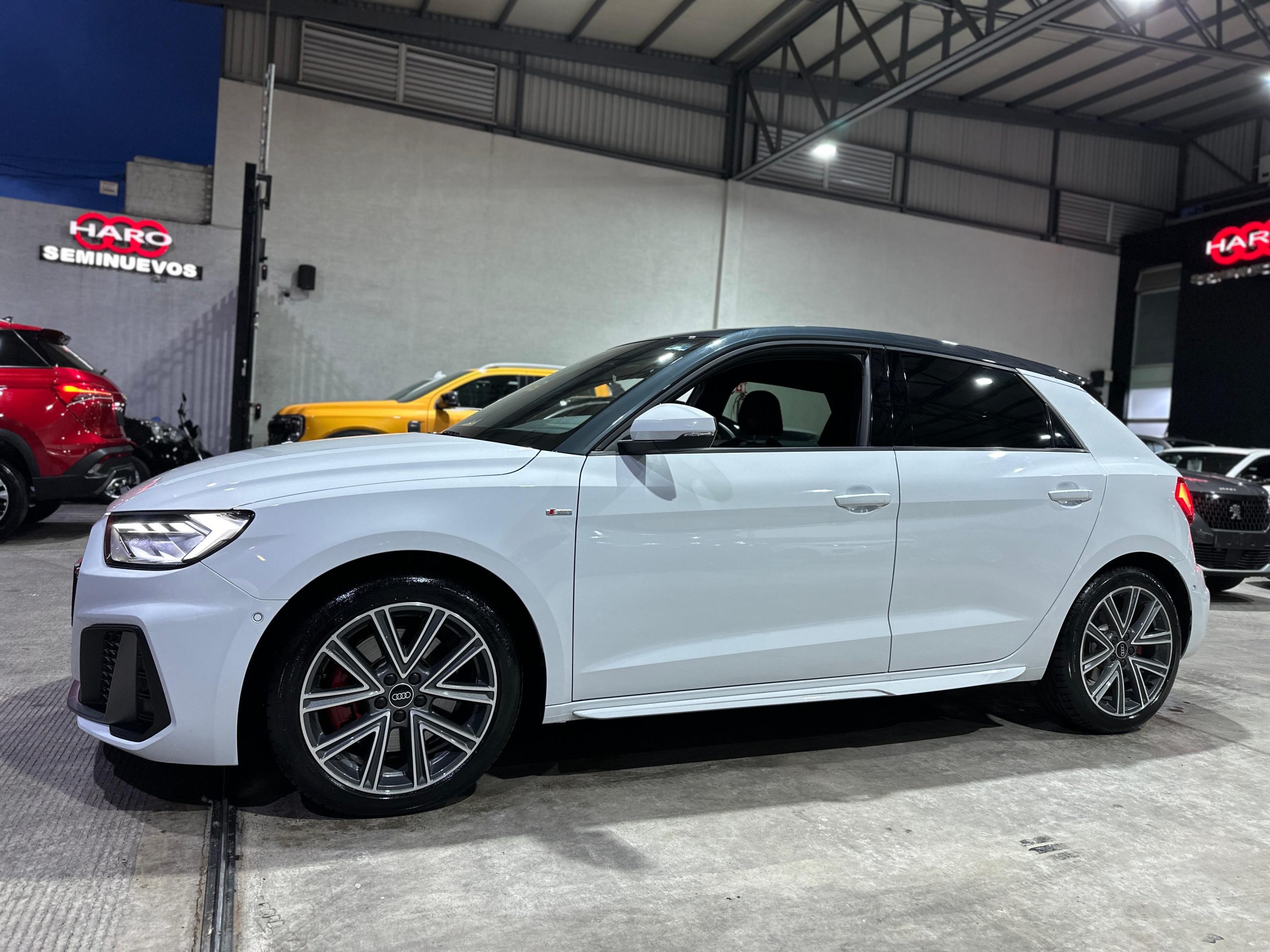 Audi A1 2022 613000 Automático Blanco