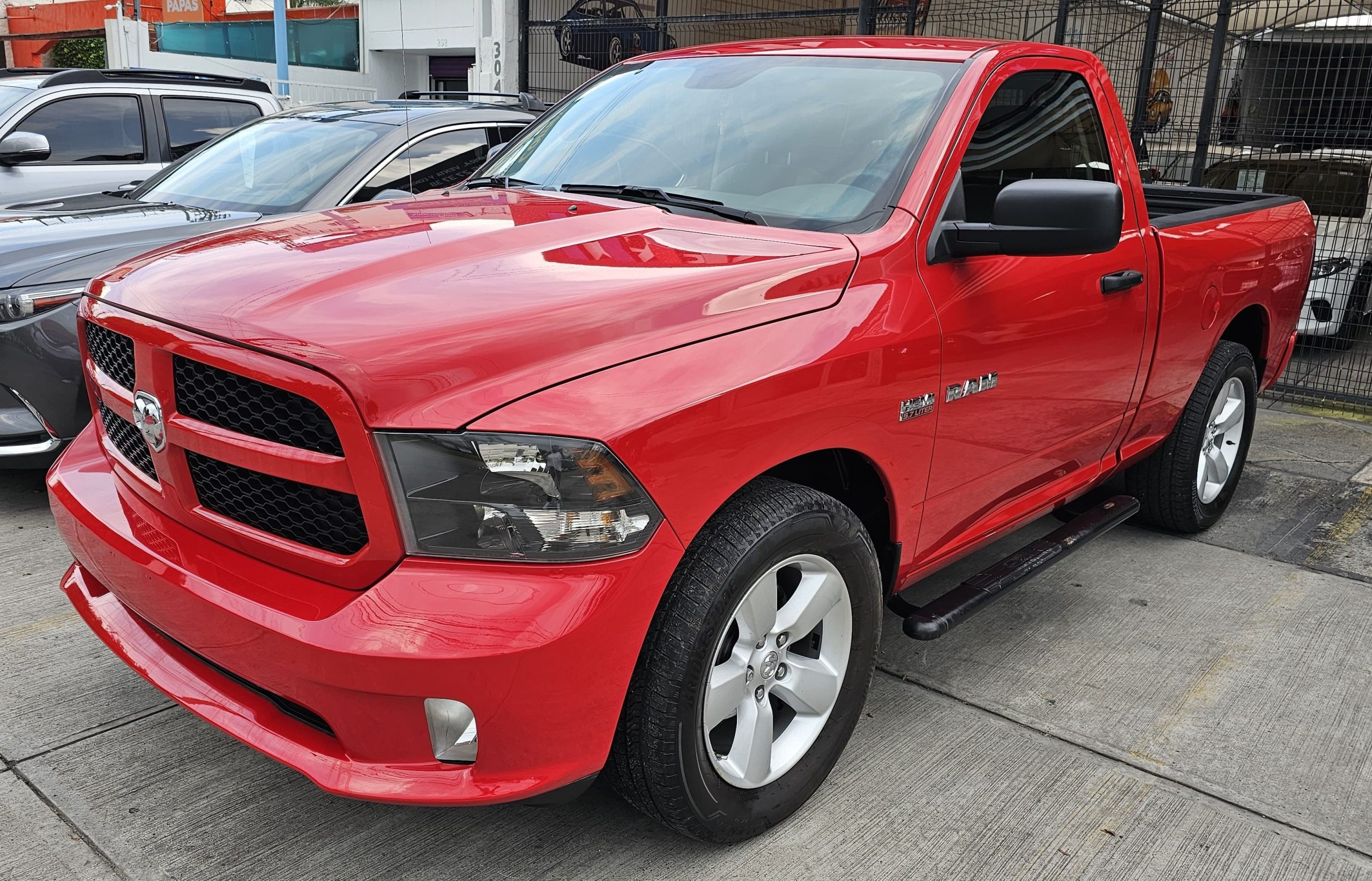 Dodge RAM 2018 HEMI Sport Automático Rojo