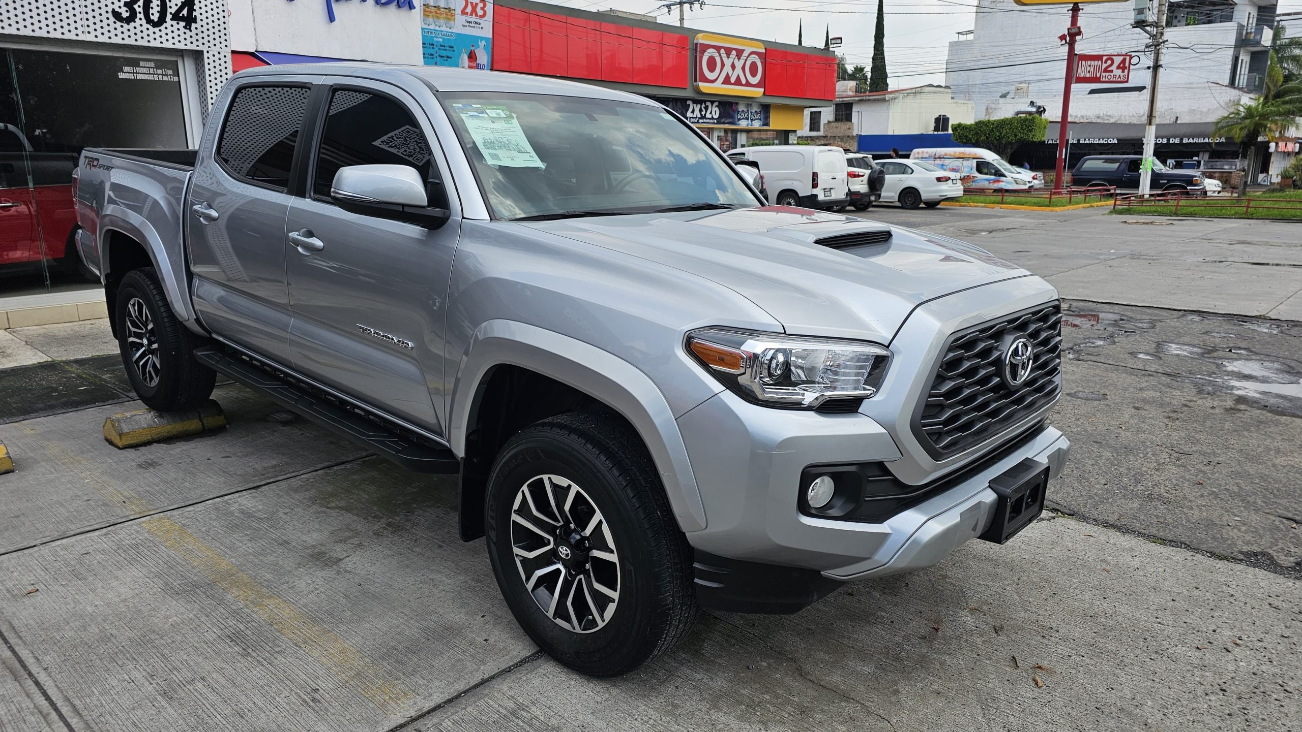 Toyota Tacoma 2022 TRD Sport 4X2 Automático Rojo