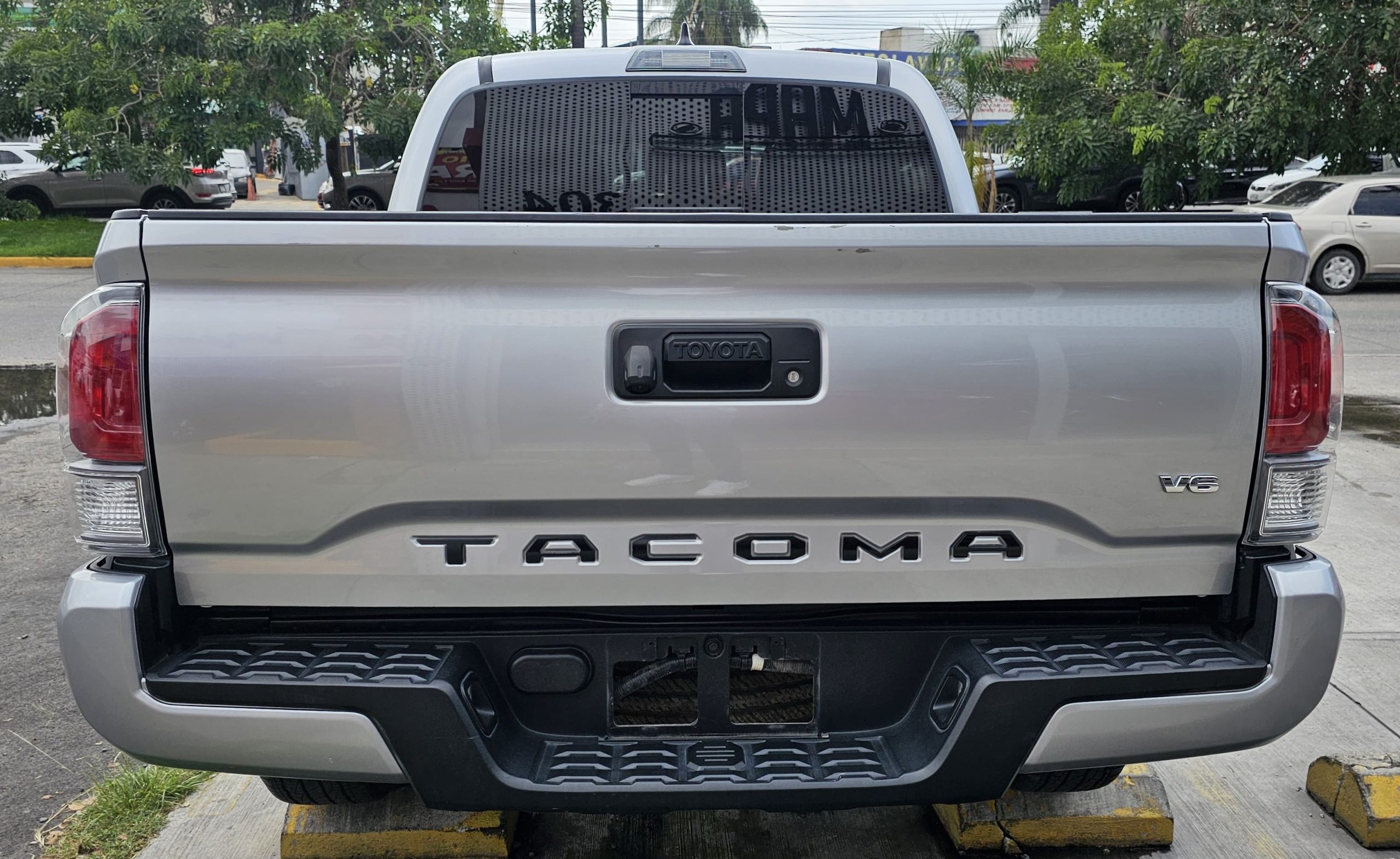 Toyota Tacoma 2022 TRD Sport 4X2 Automático Rojo