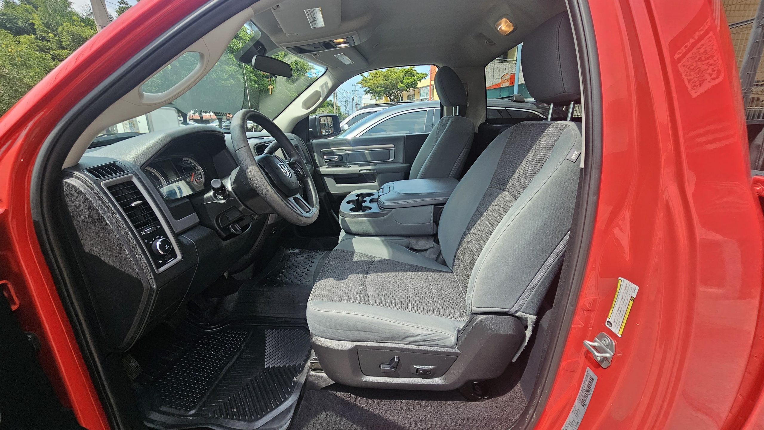 Dodge RAM 2018 HEMI Sport Automático Rojo