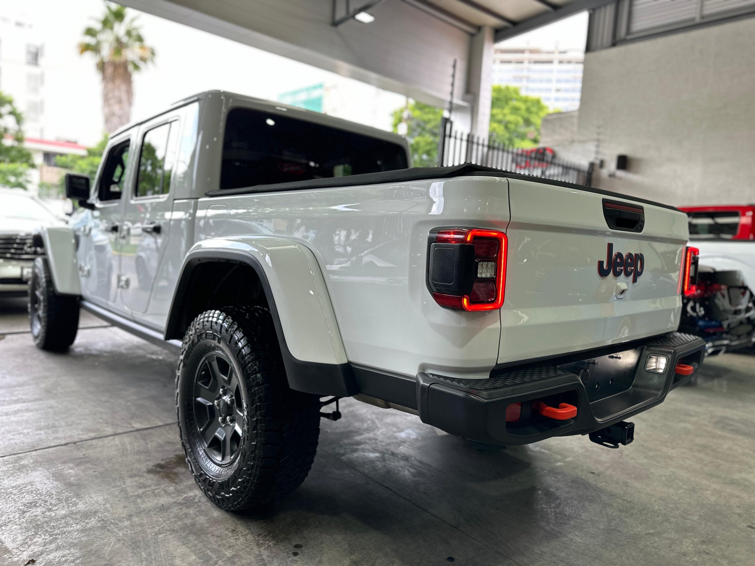 Jeep Gladiator 2023 MOJAVE Automático Blanco